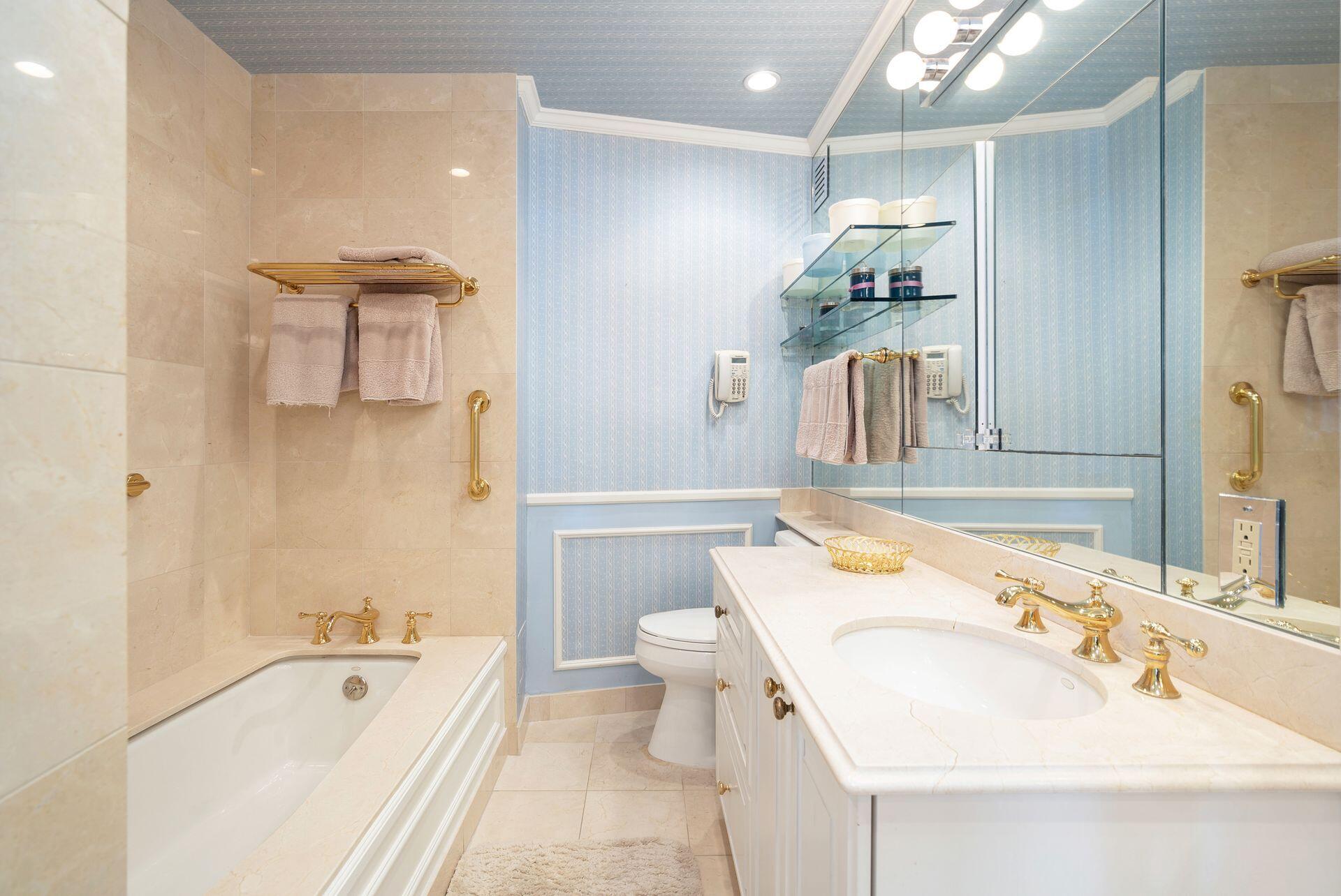 44 Cocoanut #227b, Palm Beach FL 33480