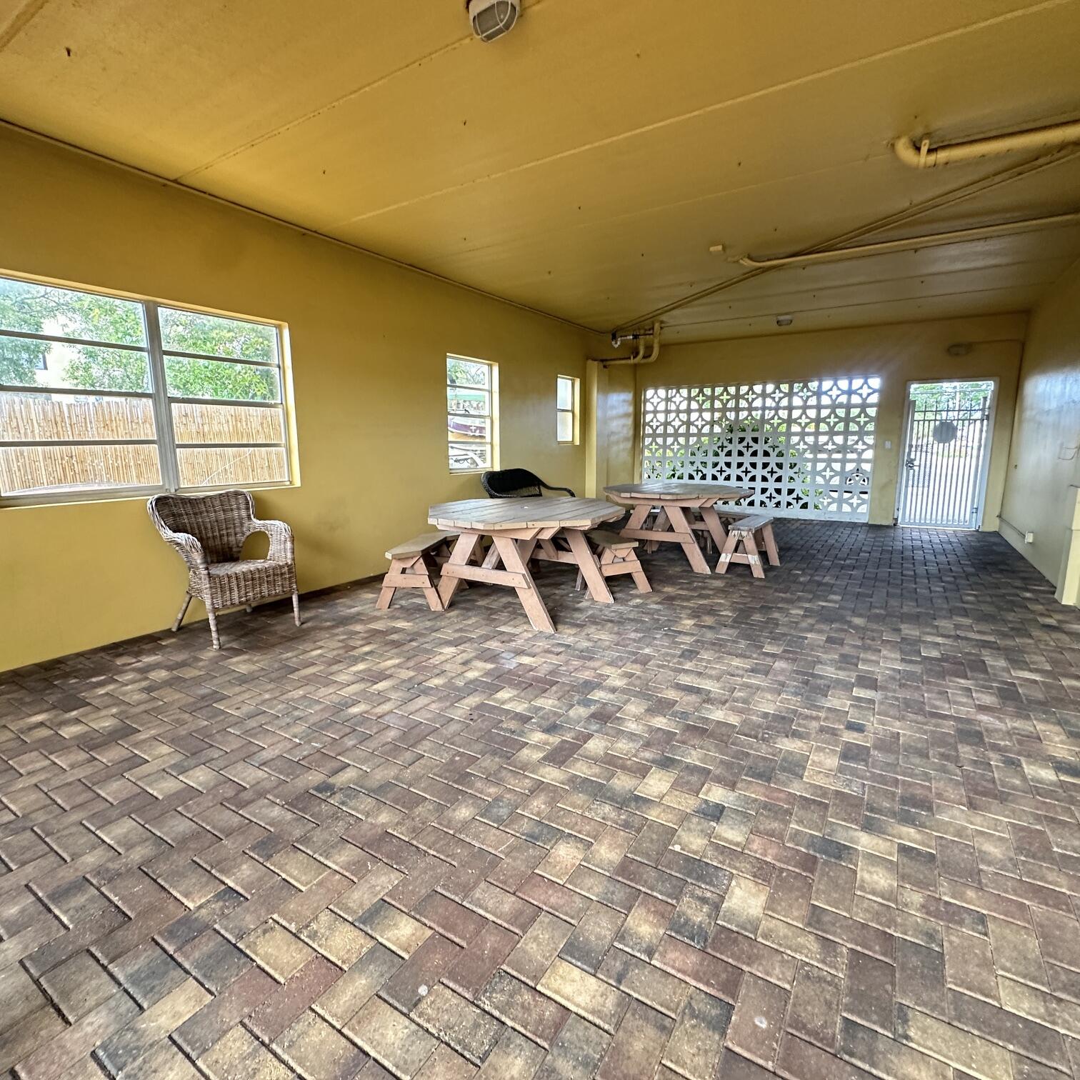 815 Middle River #110, Fort Lauderdale FL 33304