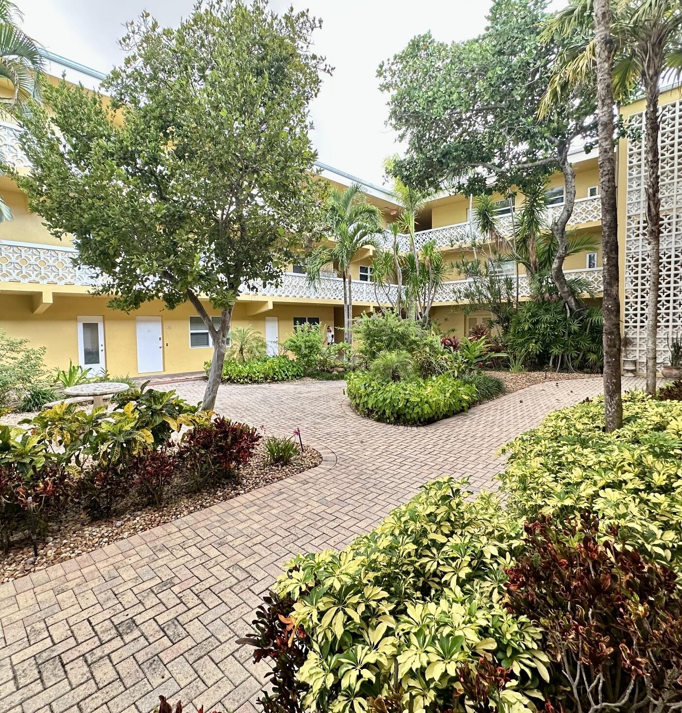 815 Middle River #110, Fort Lauderdale FL 33304
