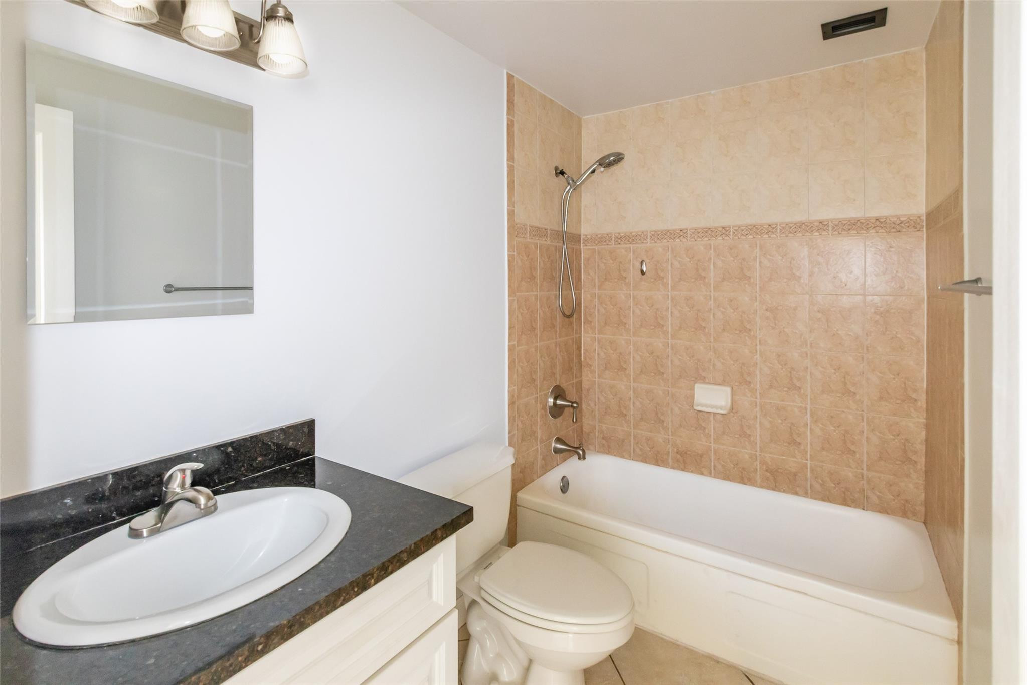 2881 NE 32nd #119, Fort Lauderdale FL 33306