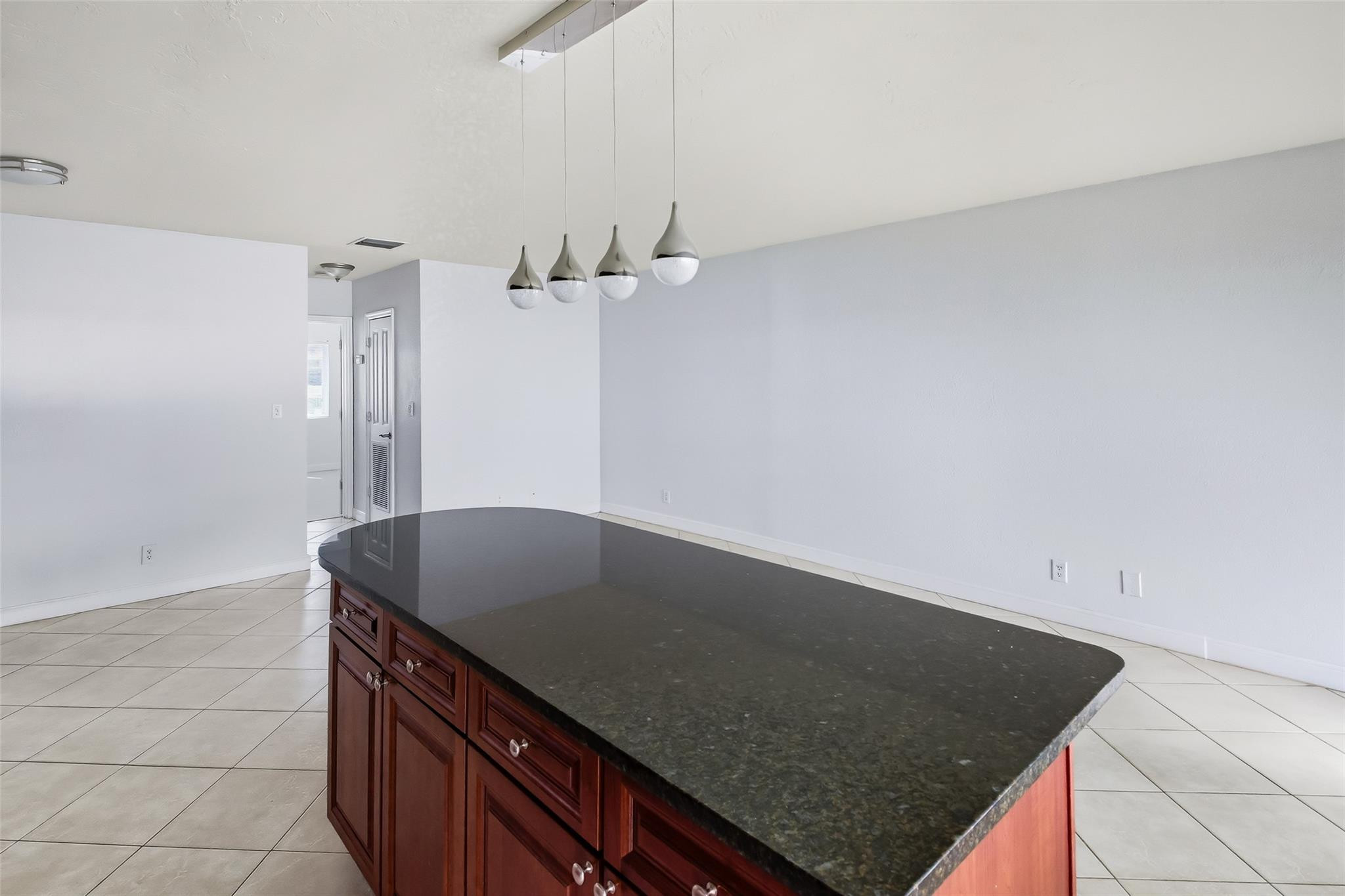 2881 NE 32nd #119, Fort Lauderdale FL 33306