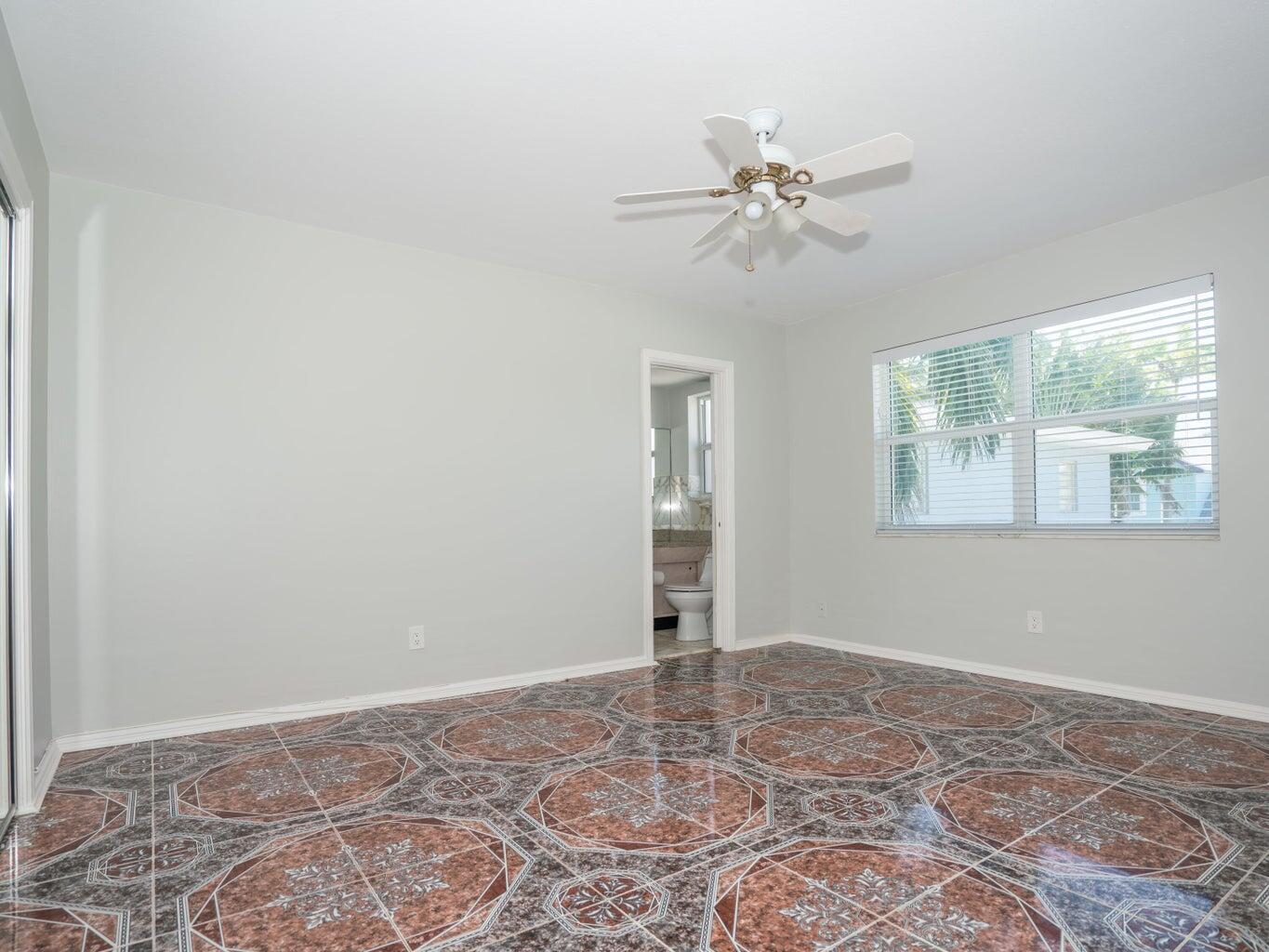 131 N Golfview #4, Lake Worth FL 33460