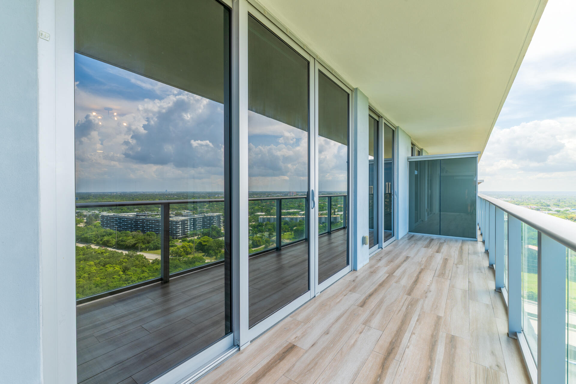 16385 Biscayne #2502, North Miami Beach FL 33160