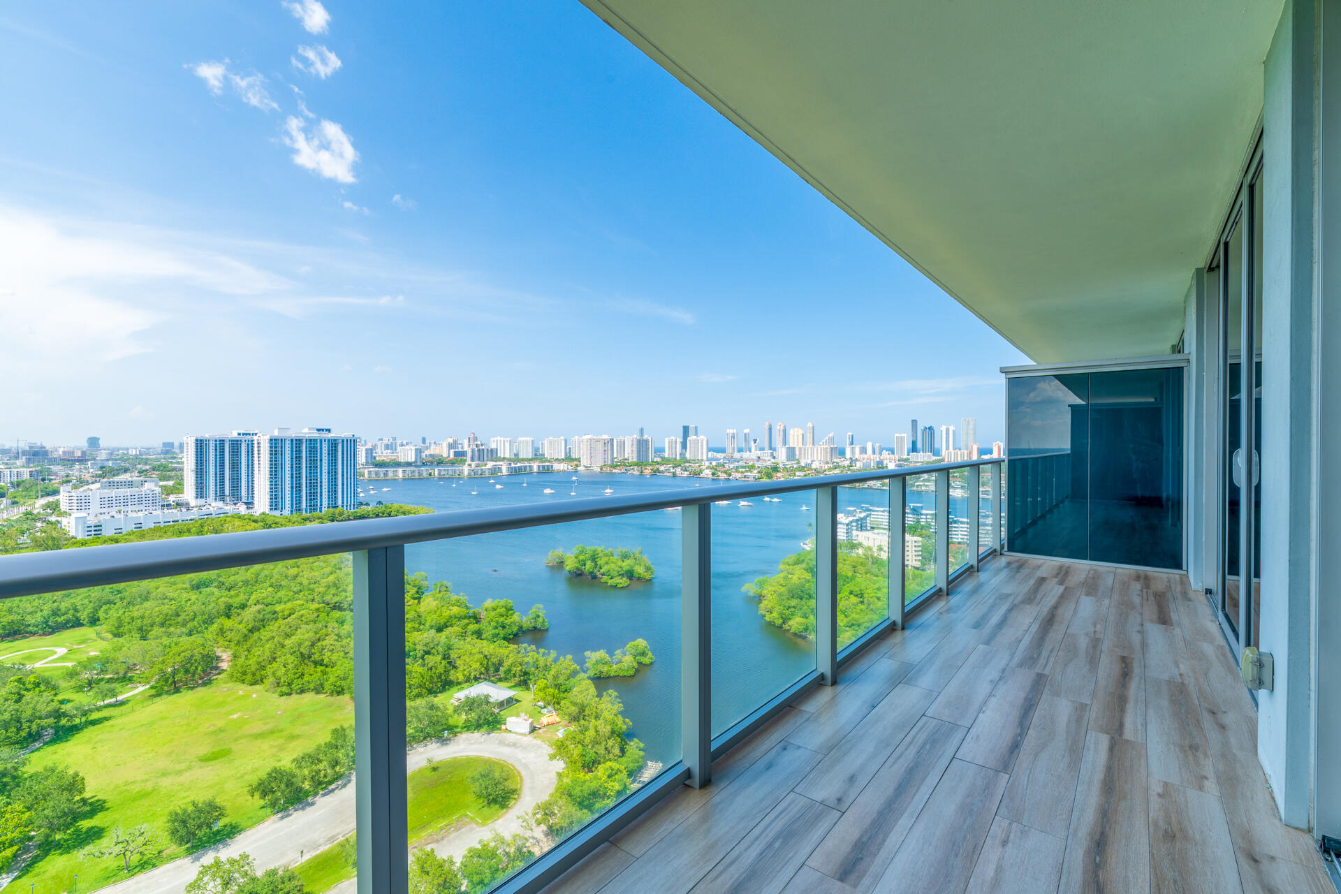 16385 Biscayne #2502, North Miami Beach FL 33160