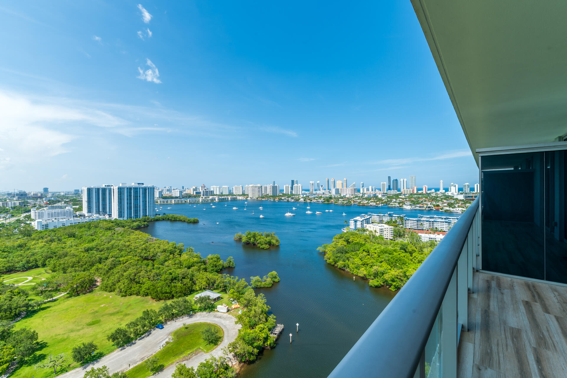 16385 Biscayne #2502, North Miami Beach FL 33160