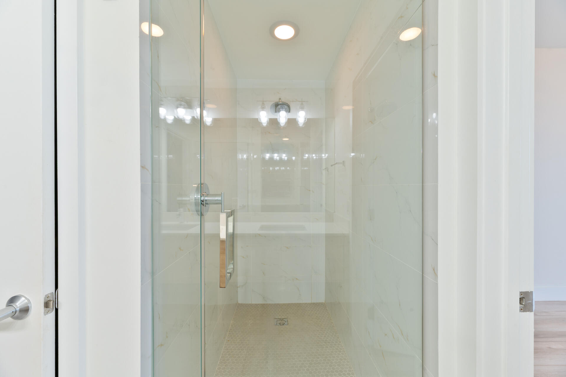 16385 Biscayne #2502, North Miami Beach FL 33160