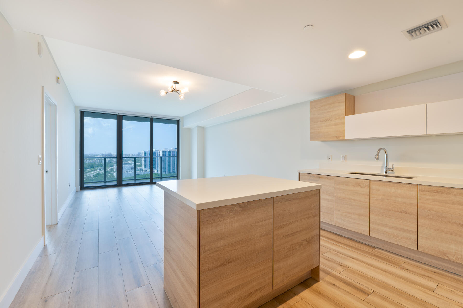 16385 Biscayne #2502, North Miami Beach FL 33160