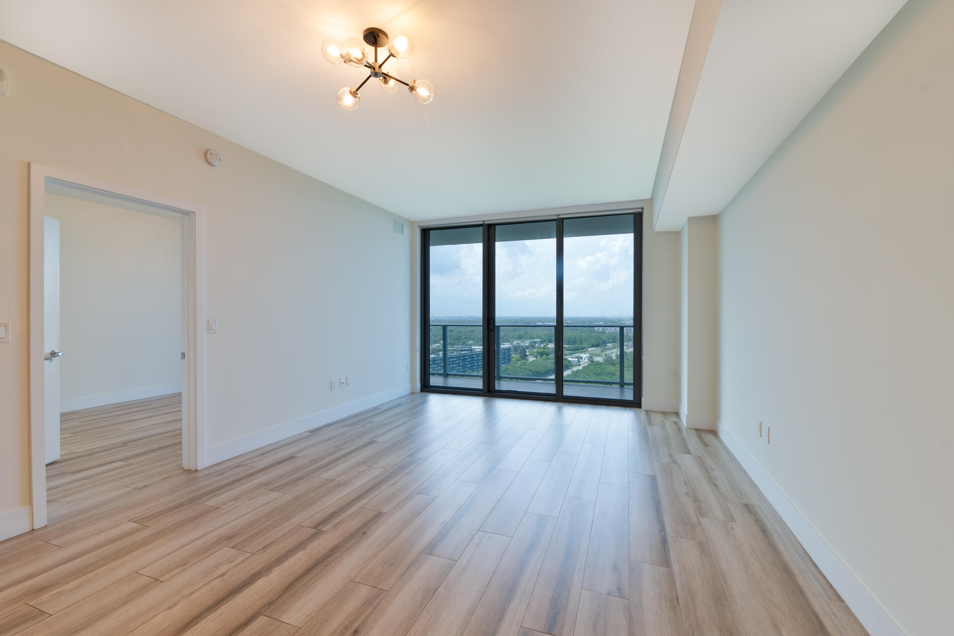 16385 Biscayne #2502, North Miami Beach FL 33160