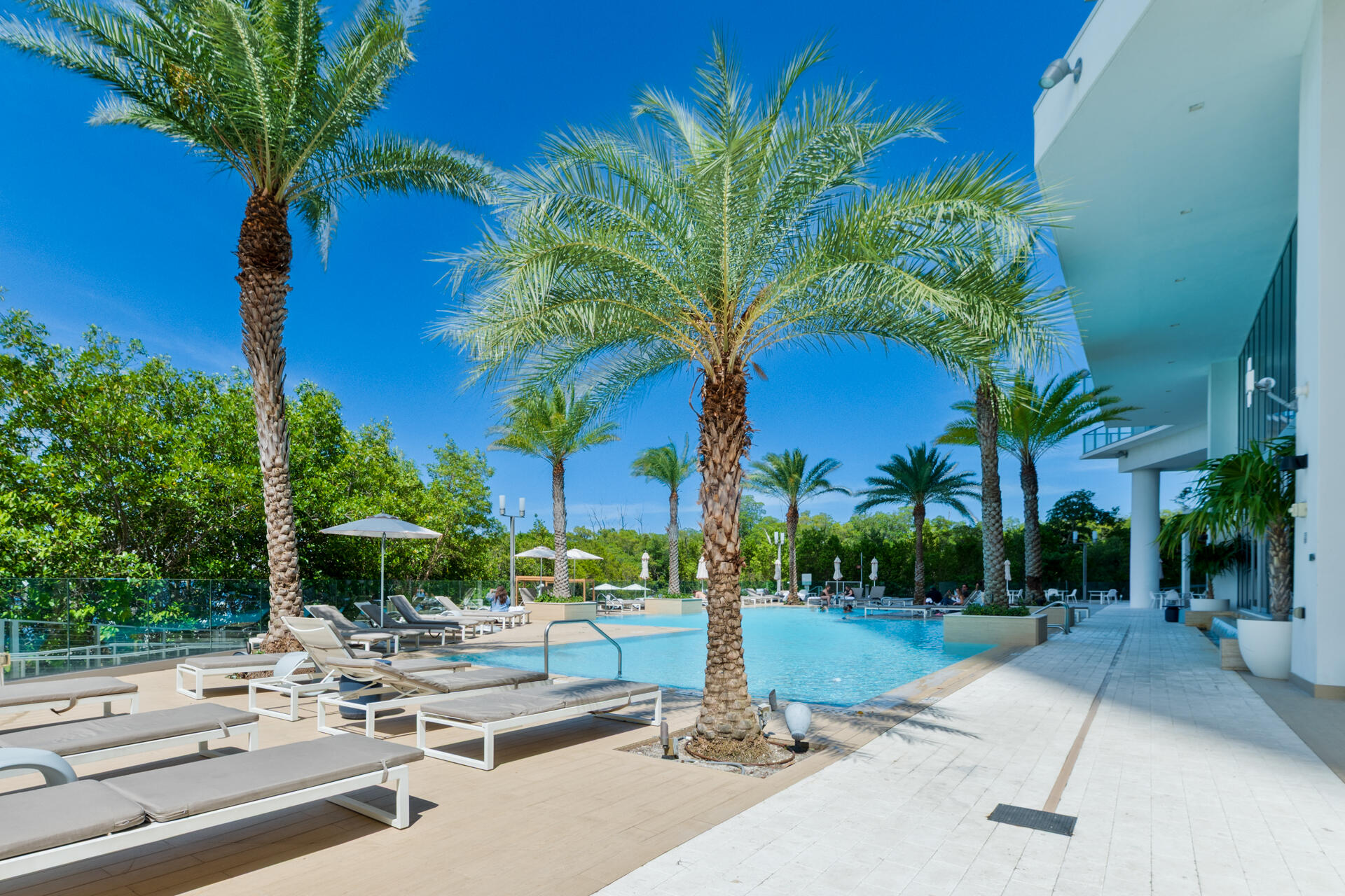 16385 Biscayne #2502, North Miami Beach FL 33160