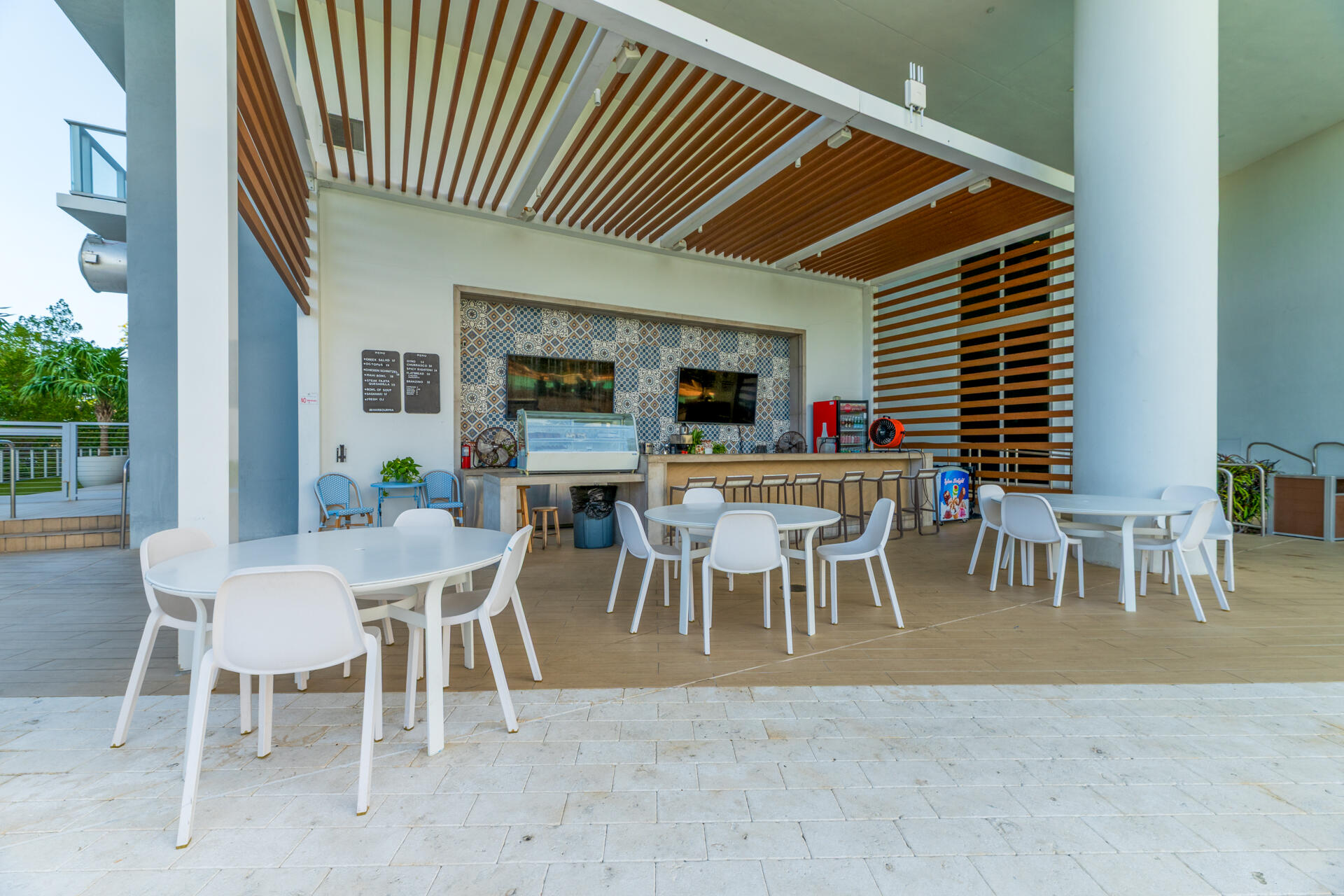16385 Biscayne #2502, North Miami Beach FL 33160