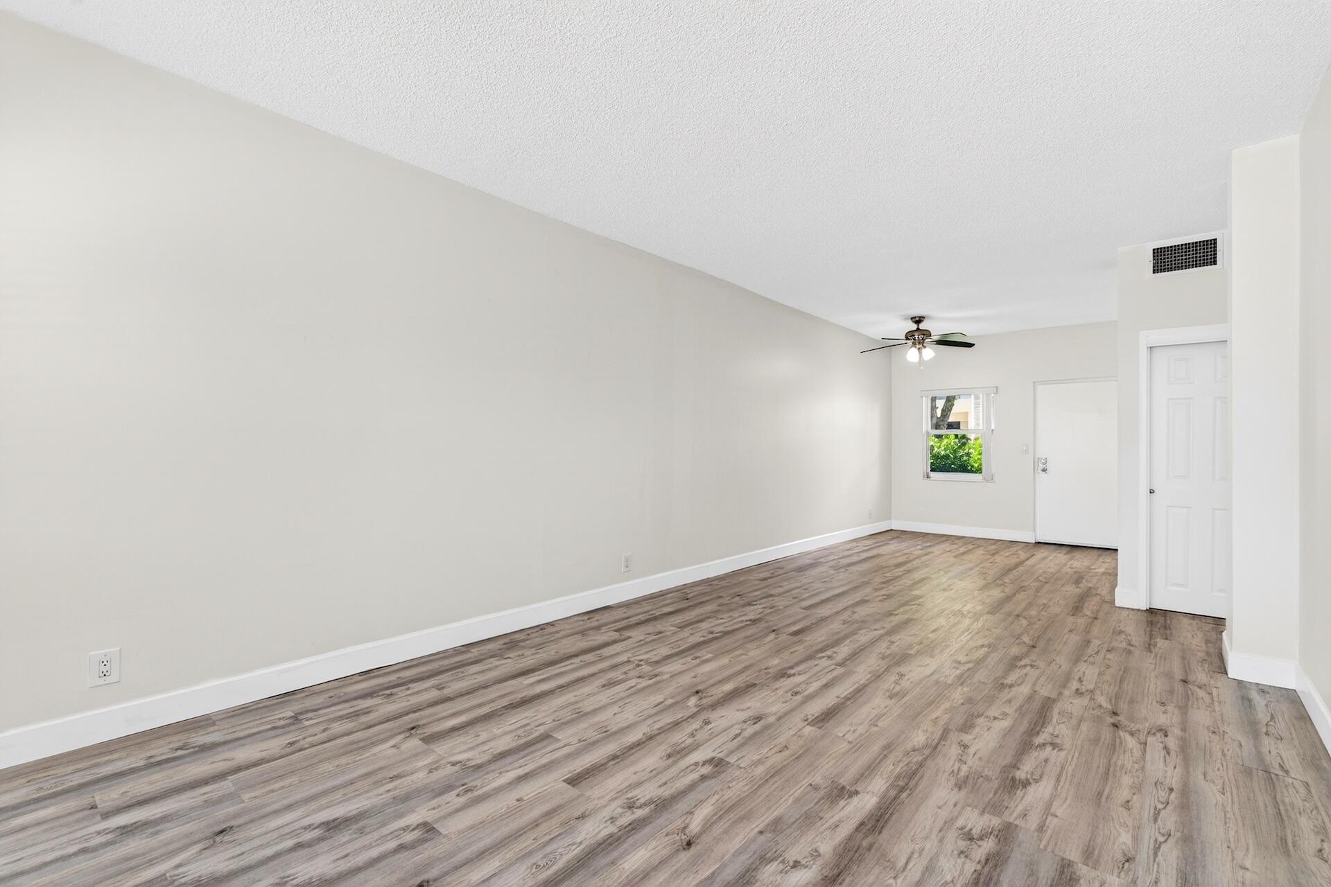 2555 NE 11th #104, Fort Lauderdale FL 33304