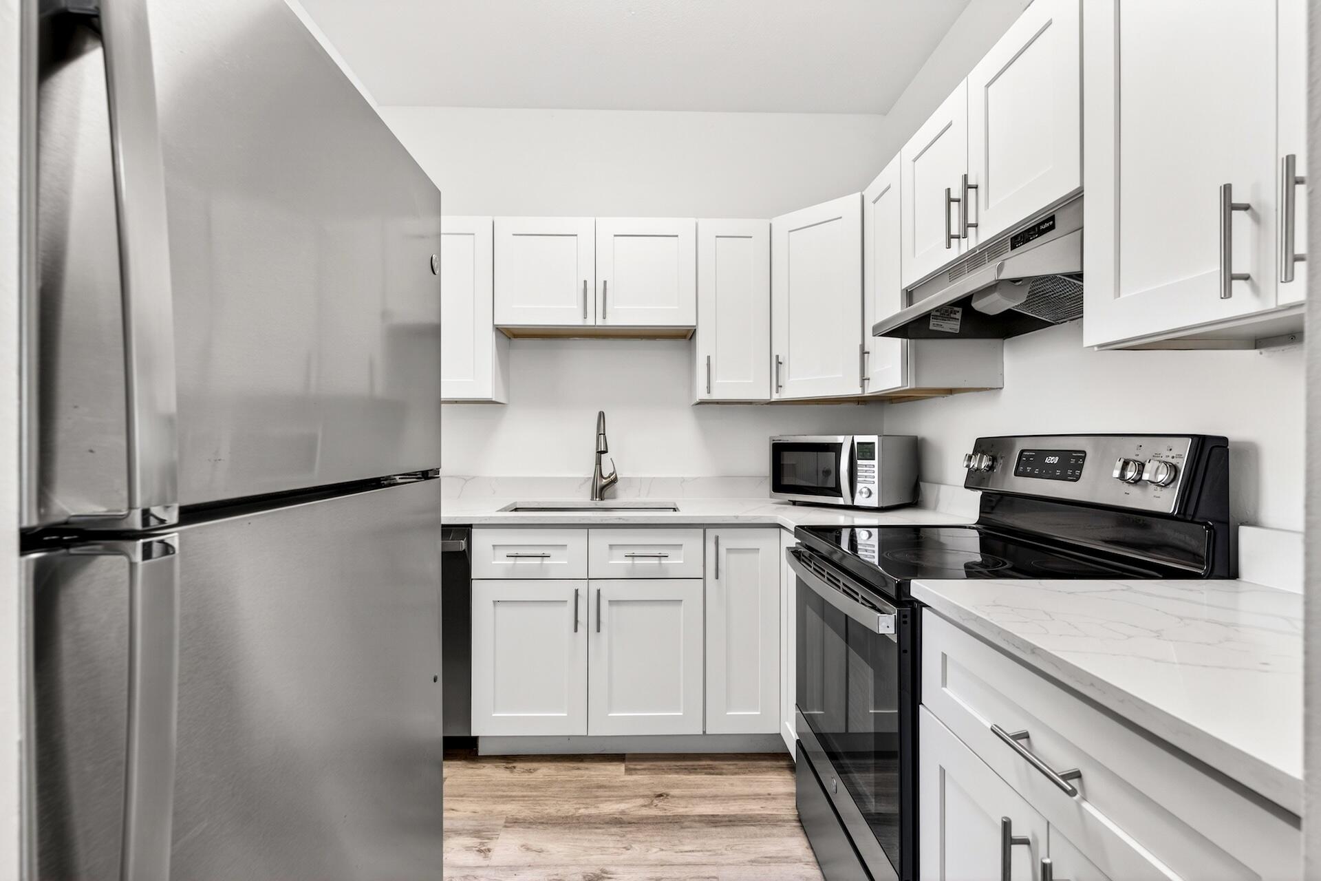 2555 NE 11th #104, Fort Lauderdale FL 33304