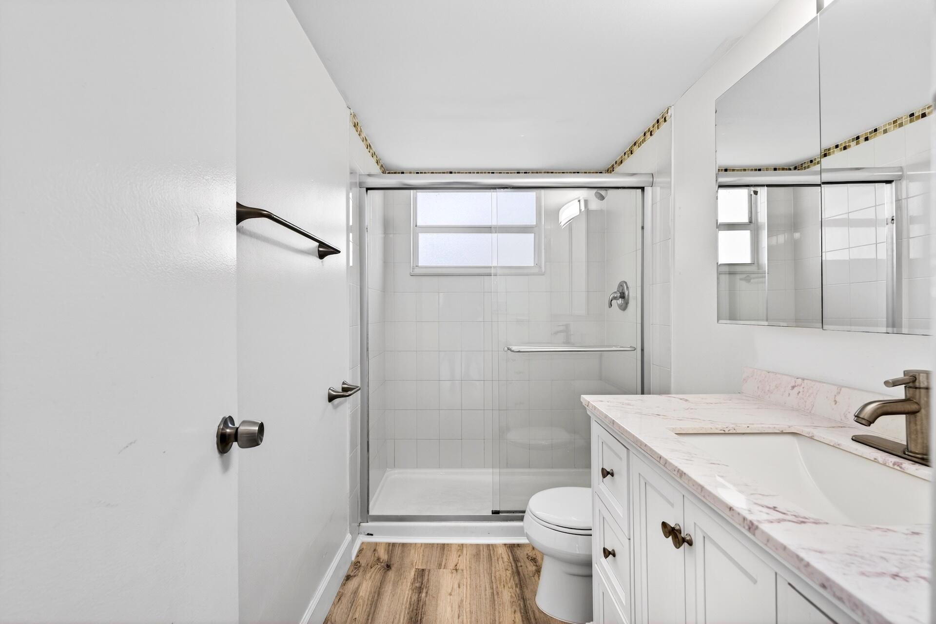 2555 NE 11th #104, Fort Lauderdale FL 33304