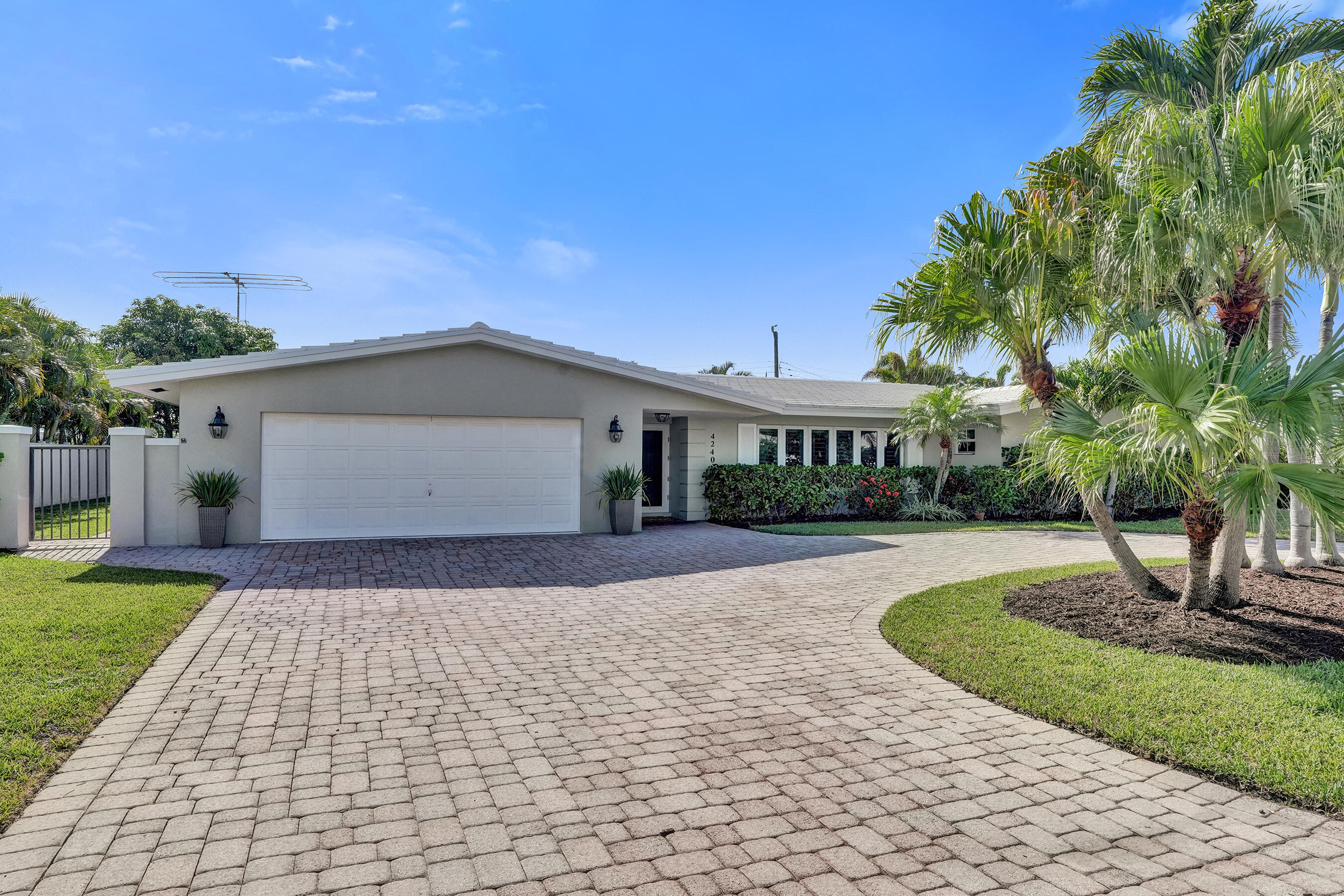 4240 NE 28th, Fort Lauderdale FL 33308