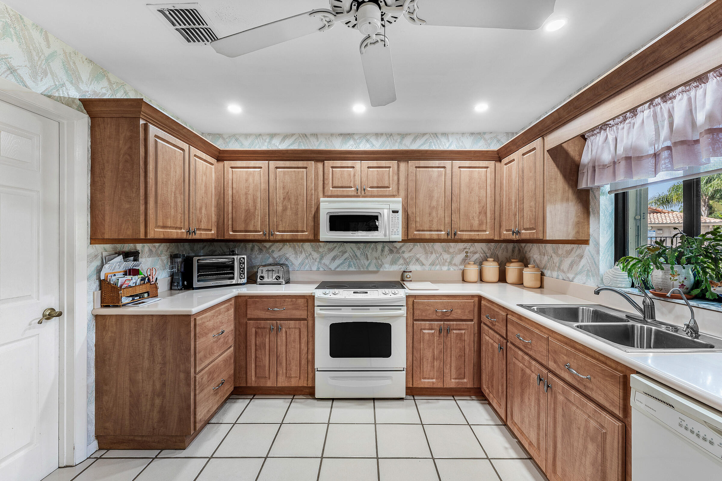 7852 Cloverfield, Boca Raton FL 33433
