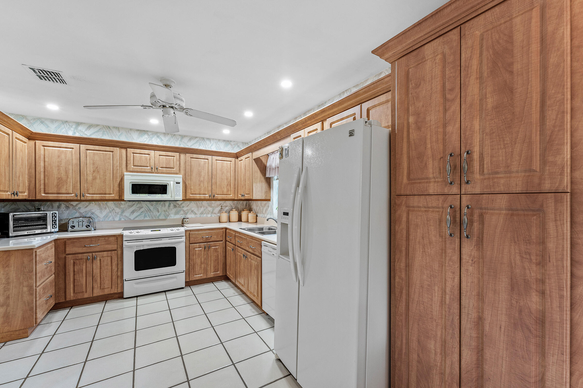 7852 Cloverfield, Boca Raton FL 33433