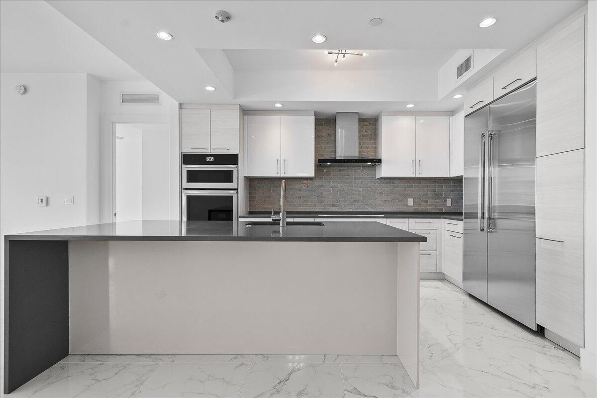 1 Water Club #604, North Palm Beach FL 33408