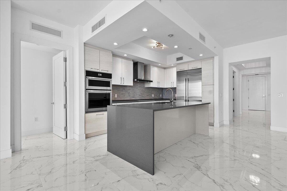 1 Water Club #604, North Palm Beach FL 33408