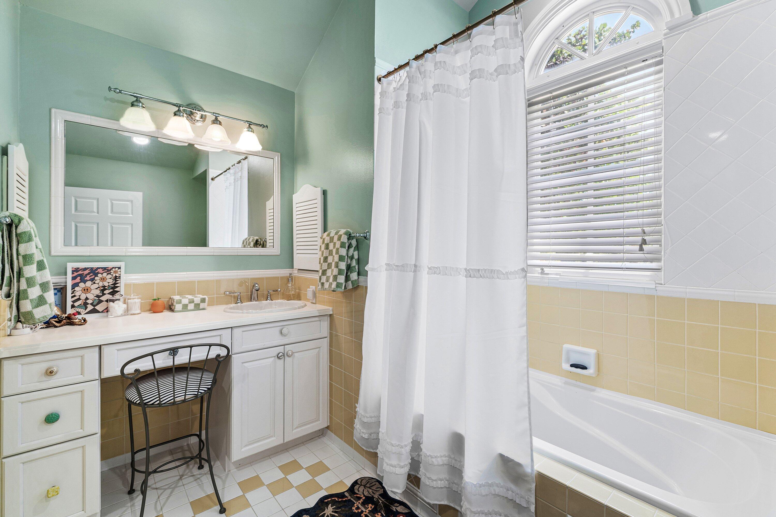 477 NE Spanish, Boca Raton FL 33432