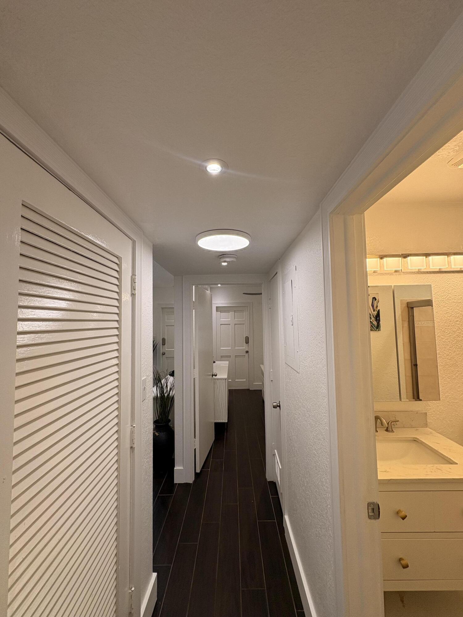 601 SE 5th #102, Fort Lauderdale FL 33301