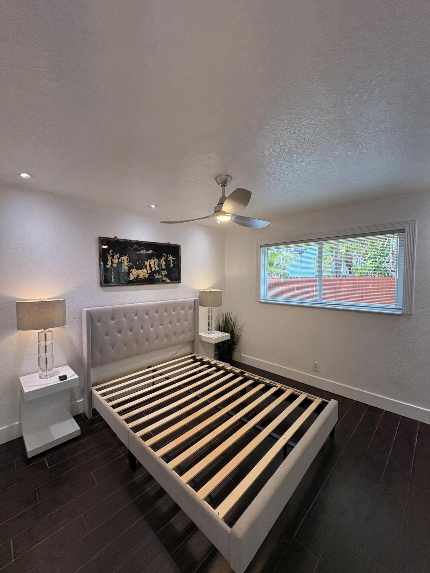 601 SE 5th #102, Fort Lauderdale FL 33301