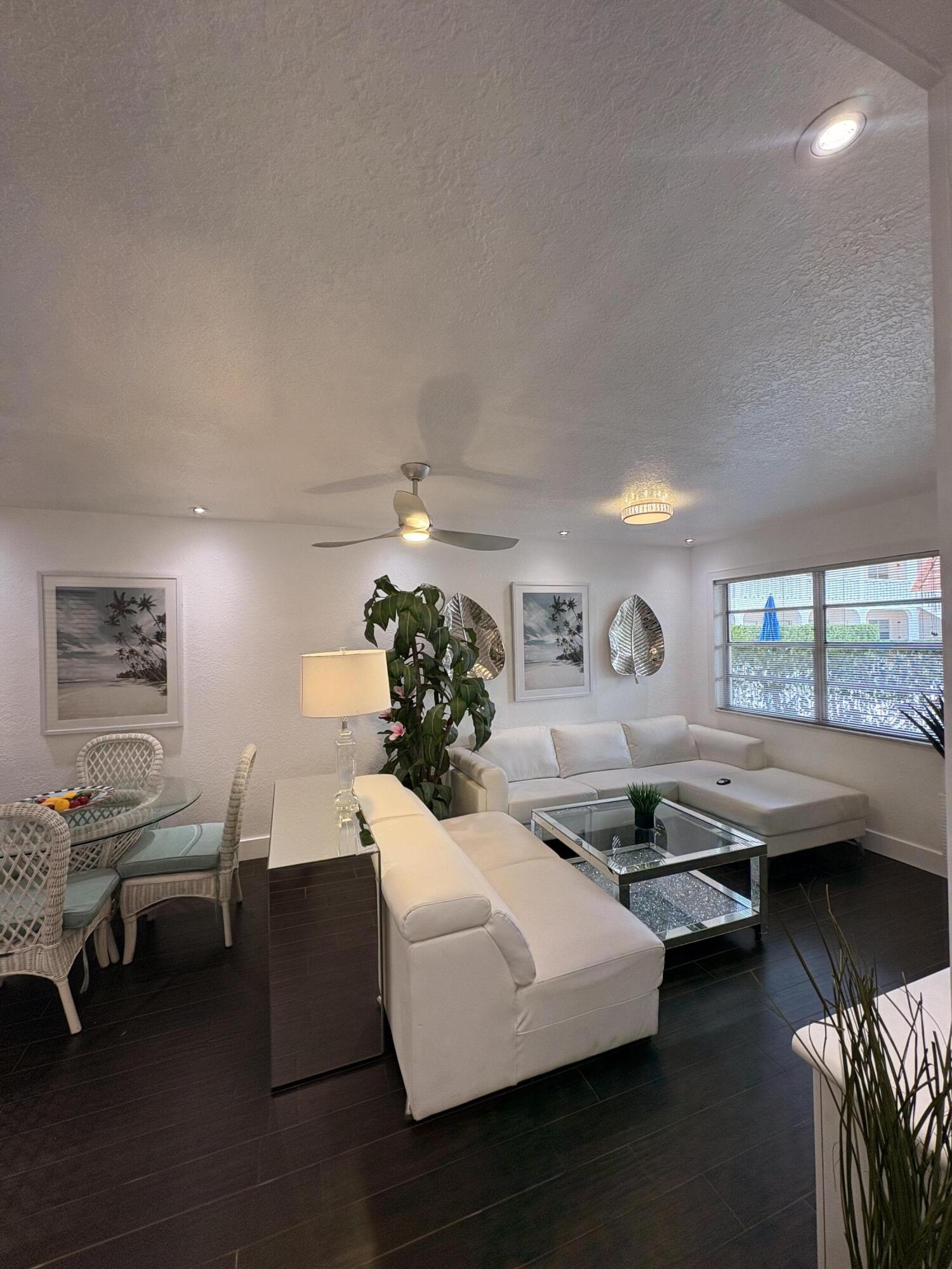 601 SE 5th #102, Fort Lauderdale FL 33301