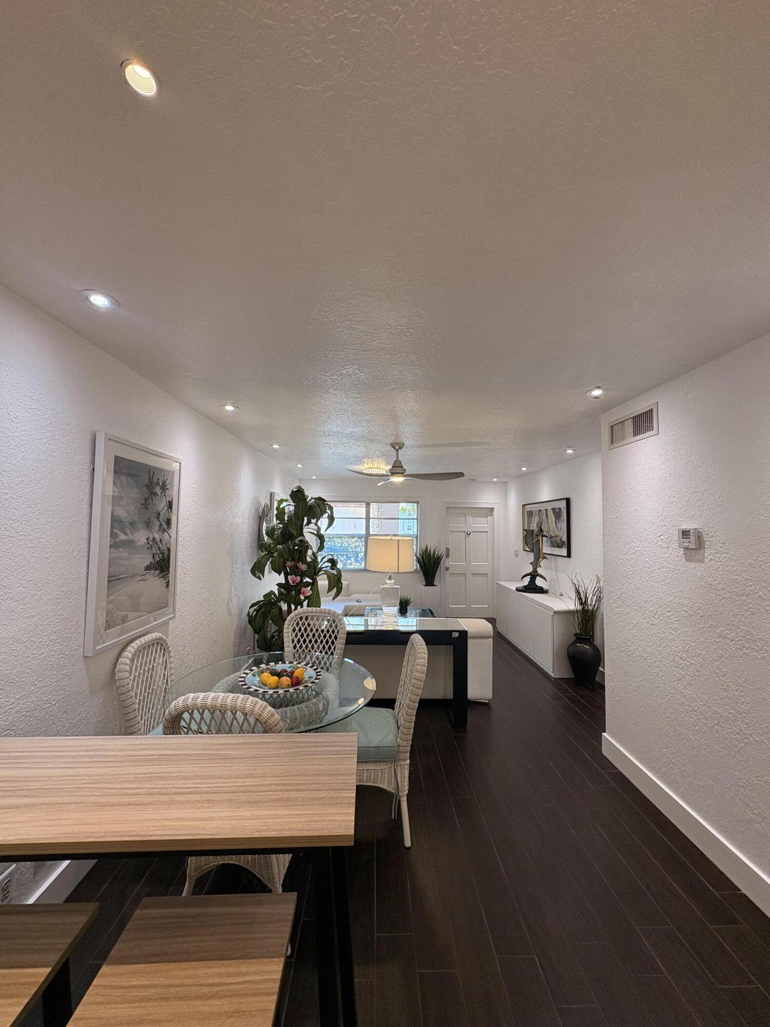 601 SE 5th #102, Fort Lauderdale FL 33301
