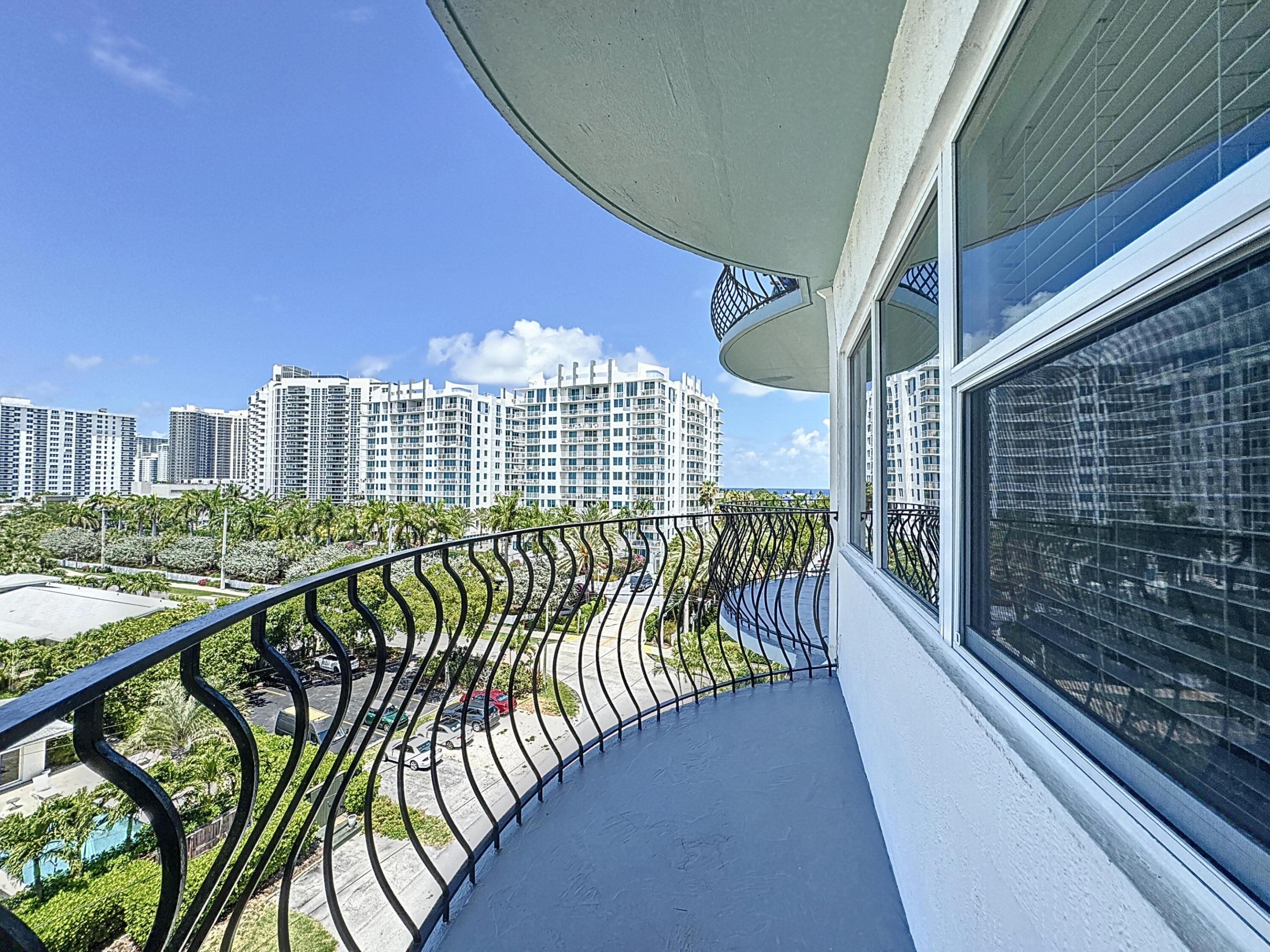 3250 NE 28th #707, Fort Lauderdale FL 33308