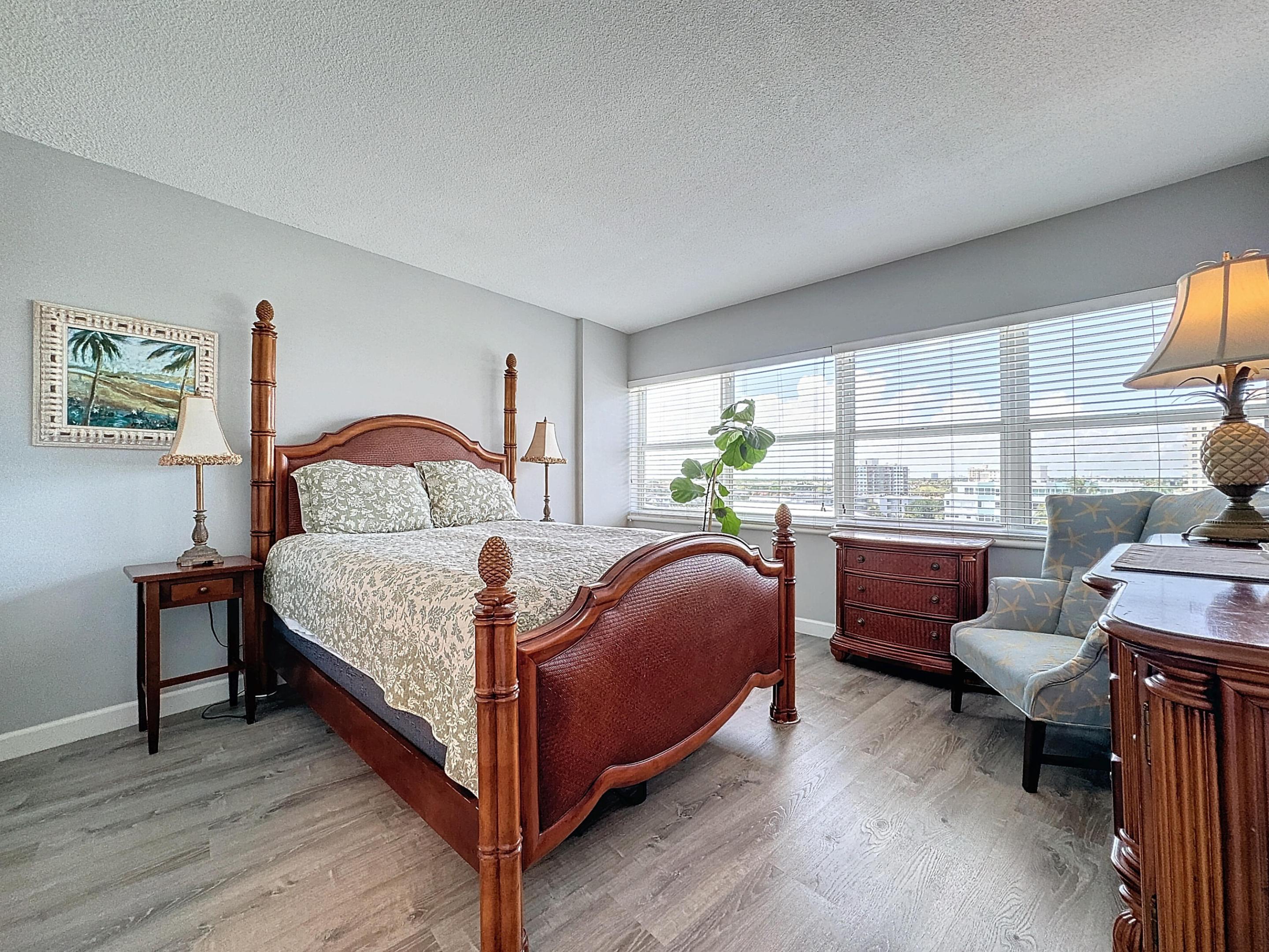 3250 NE 28th #707, Fort Lauderdale FL 33308