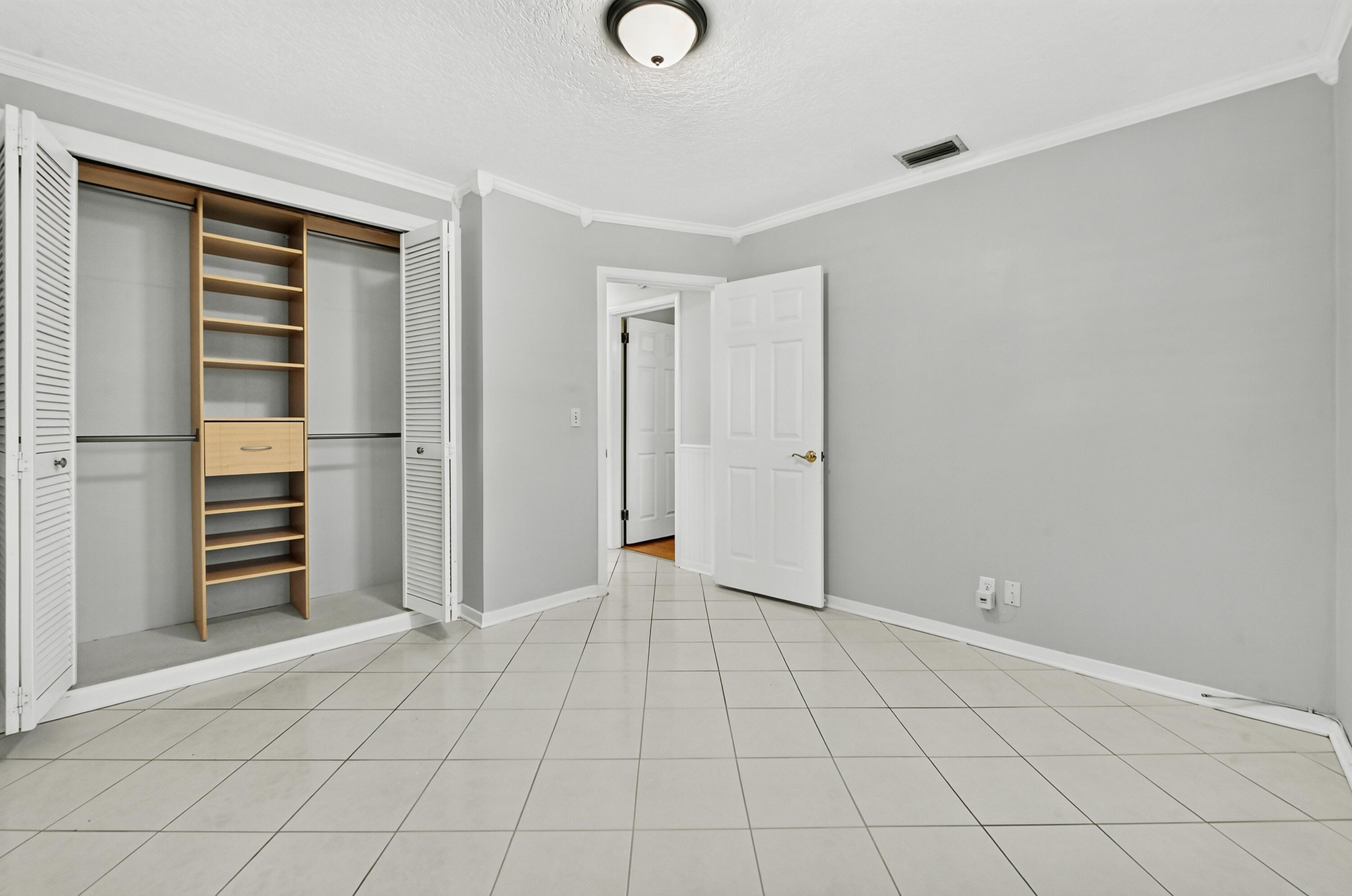 313 Poe, Palm Springs FL 33461