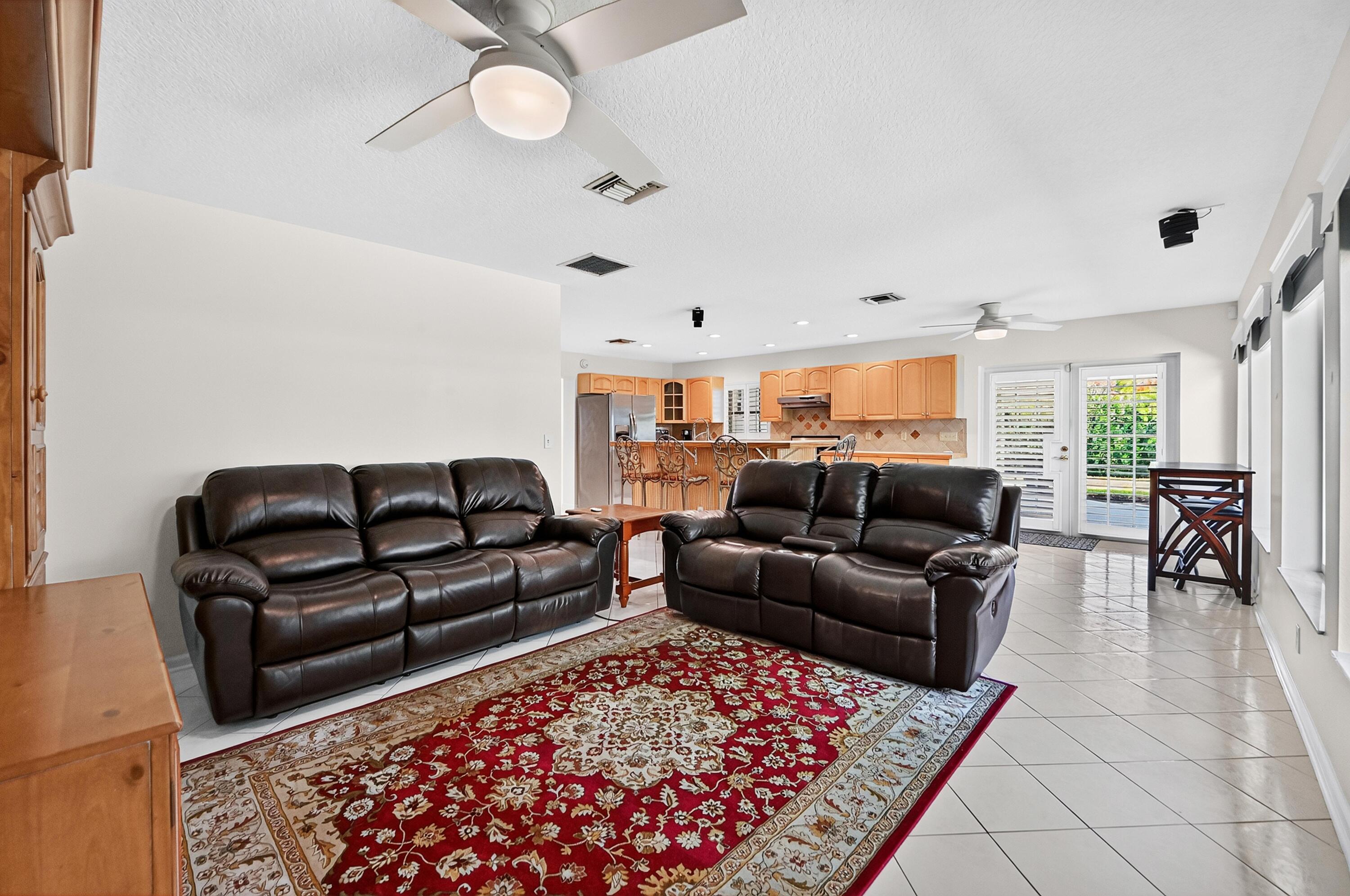 313 Poe, Palm Springs FL 33461