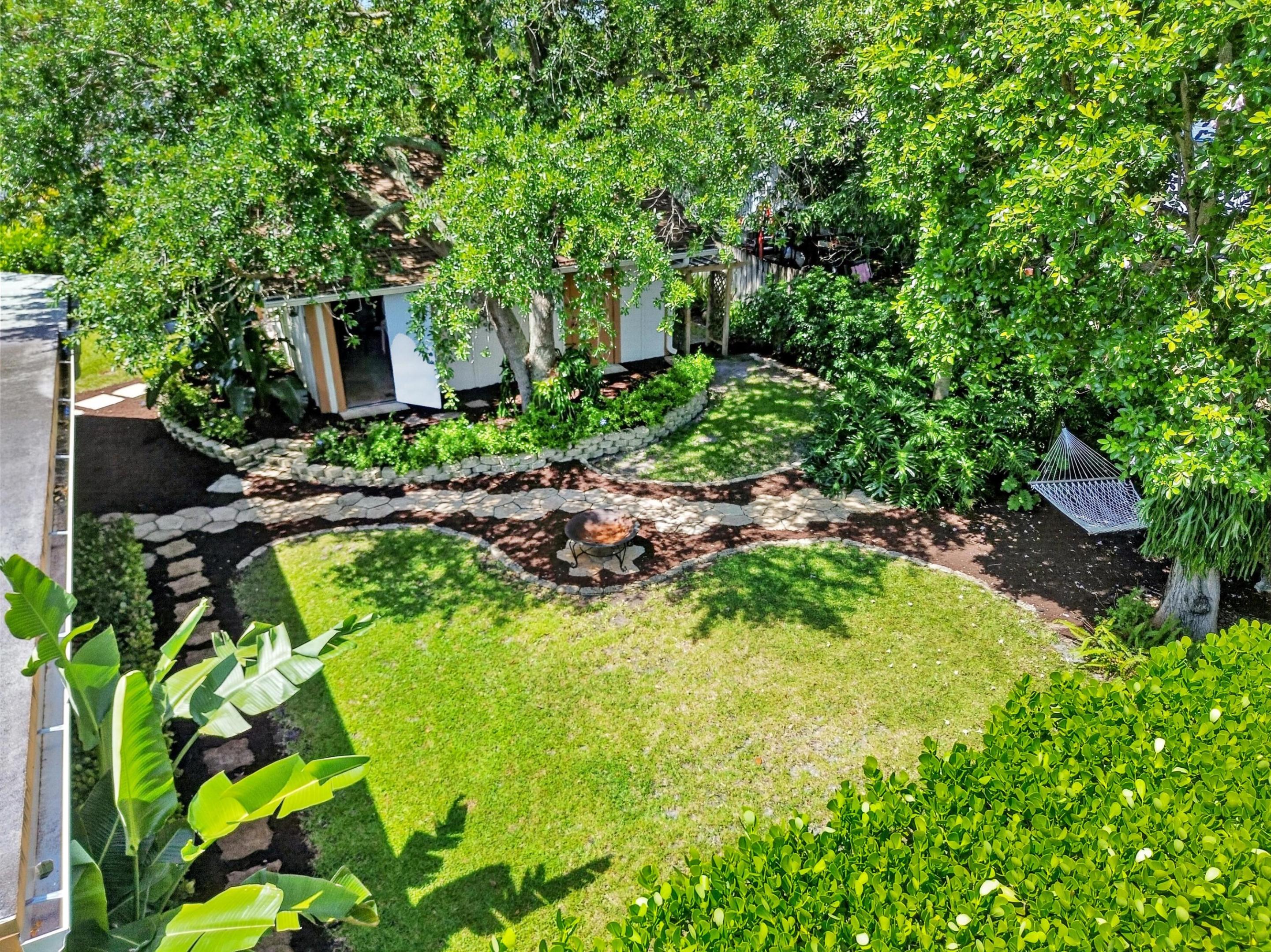 313 Poe, Palm Springs FL 33461
