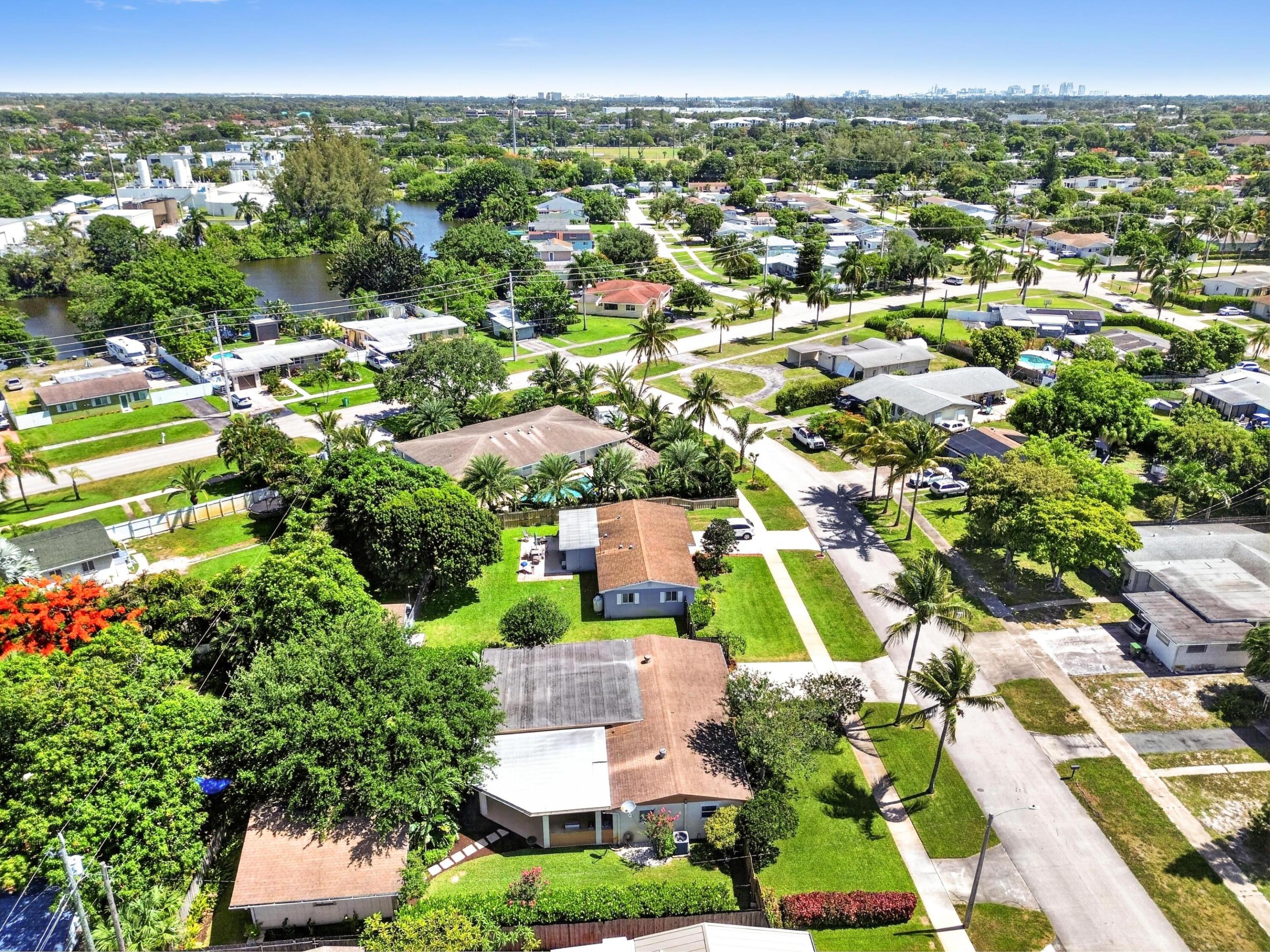 313 Poe, Palm Springs FL 33461