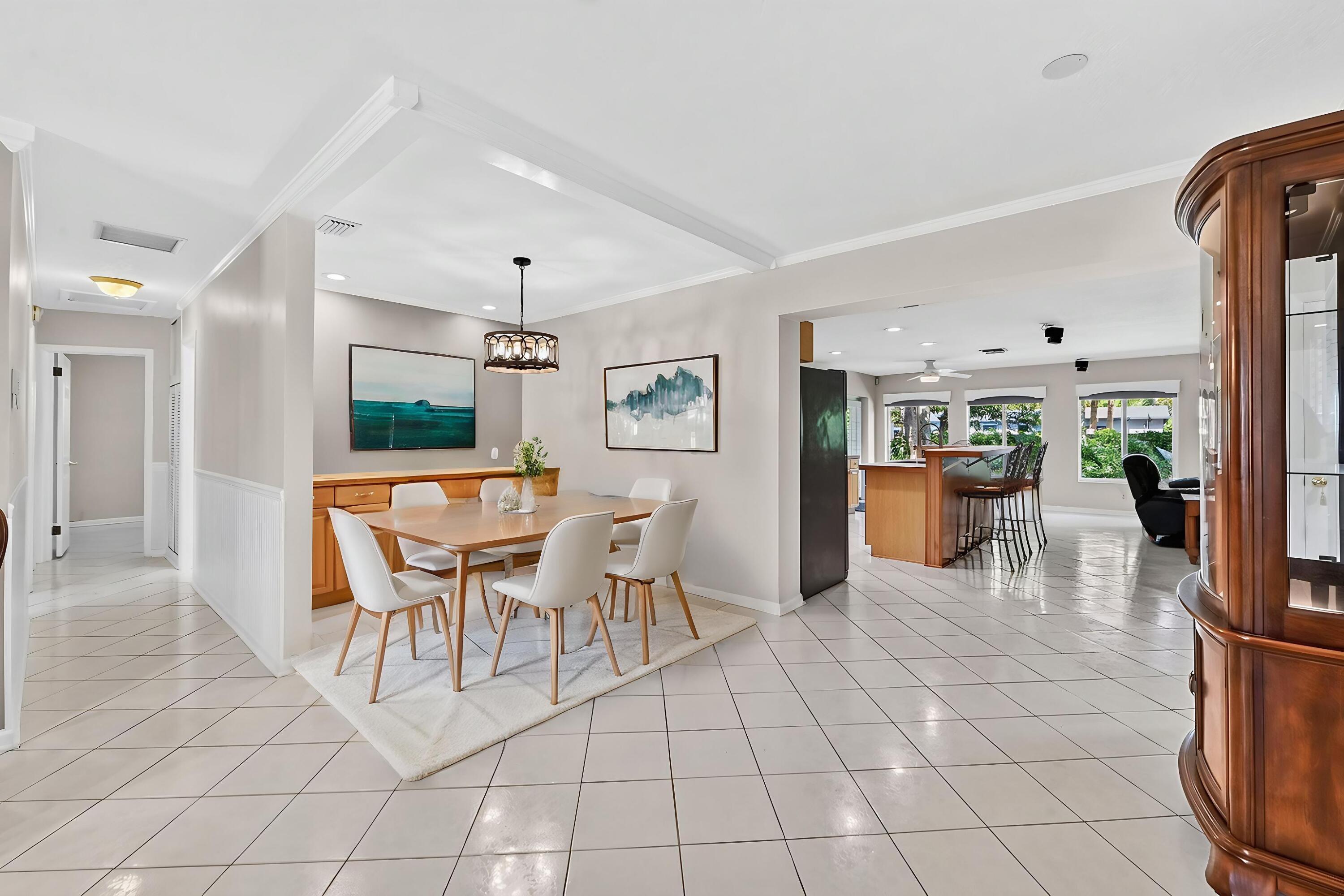 313 Poe, Palm Springs FL 33461