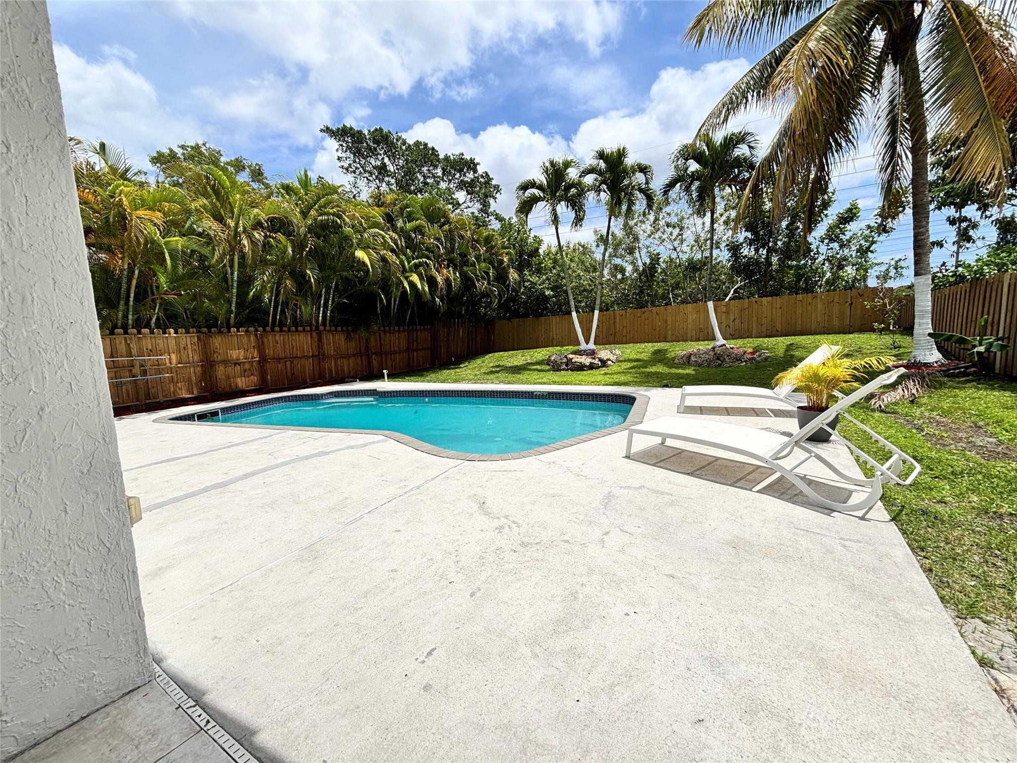 2990 NW 68th, Margate FL 33063