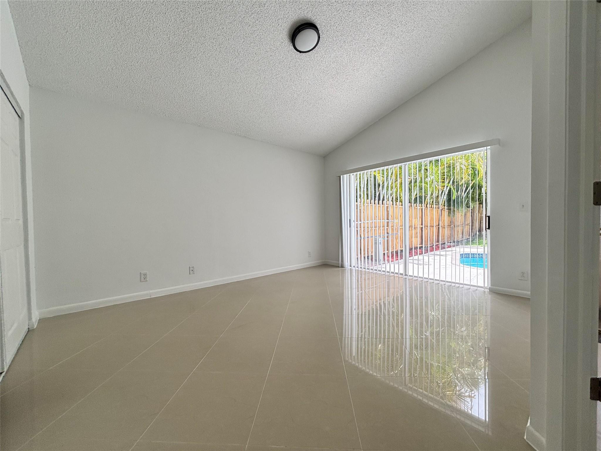 2990 NW 68th, Margate FL 33063