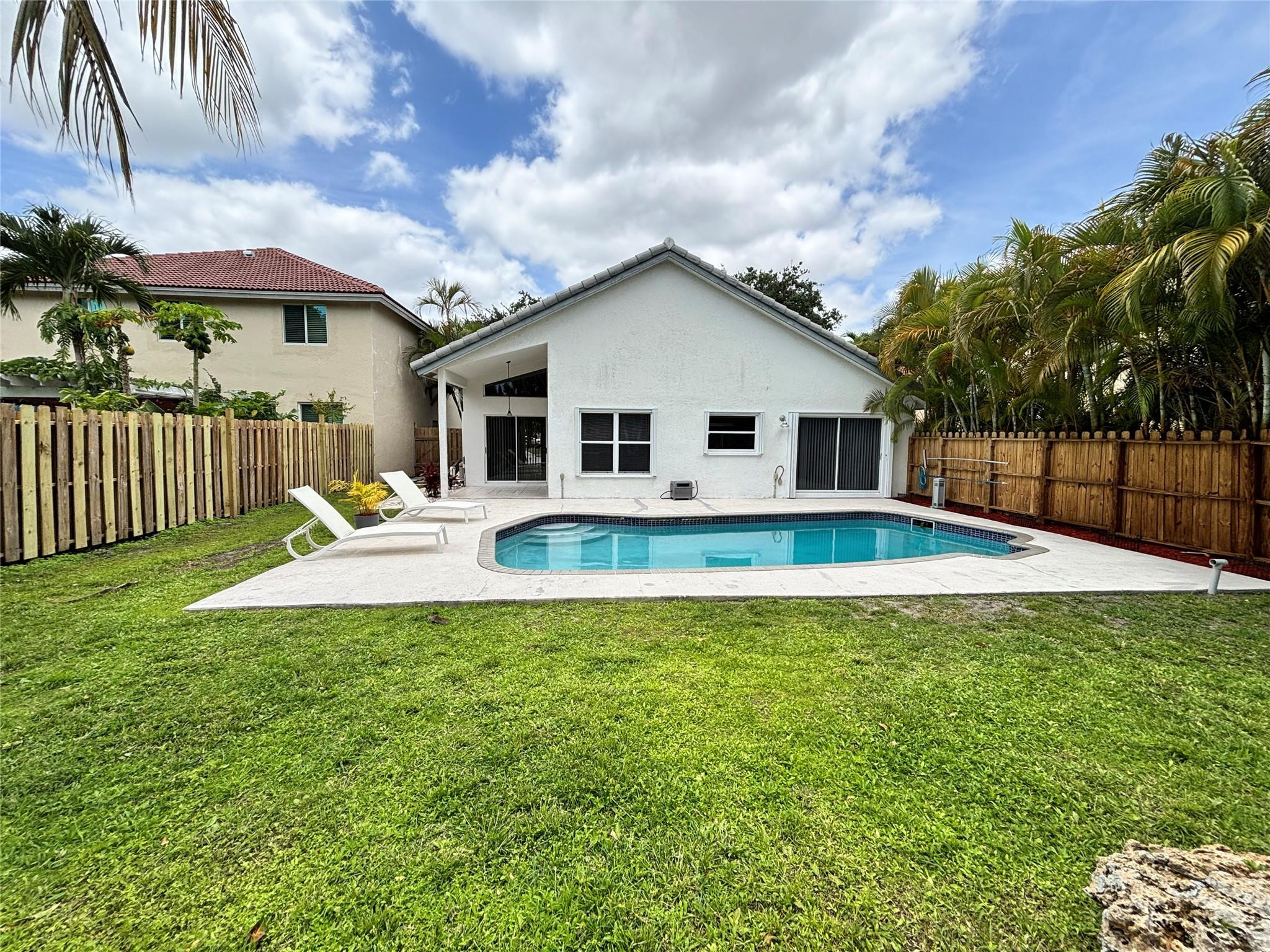 2990 NW 68th, Margate FL 33063
