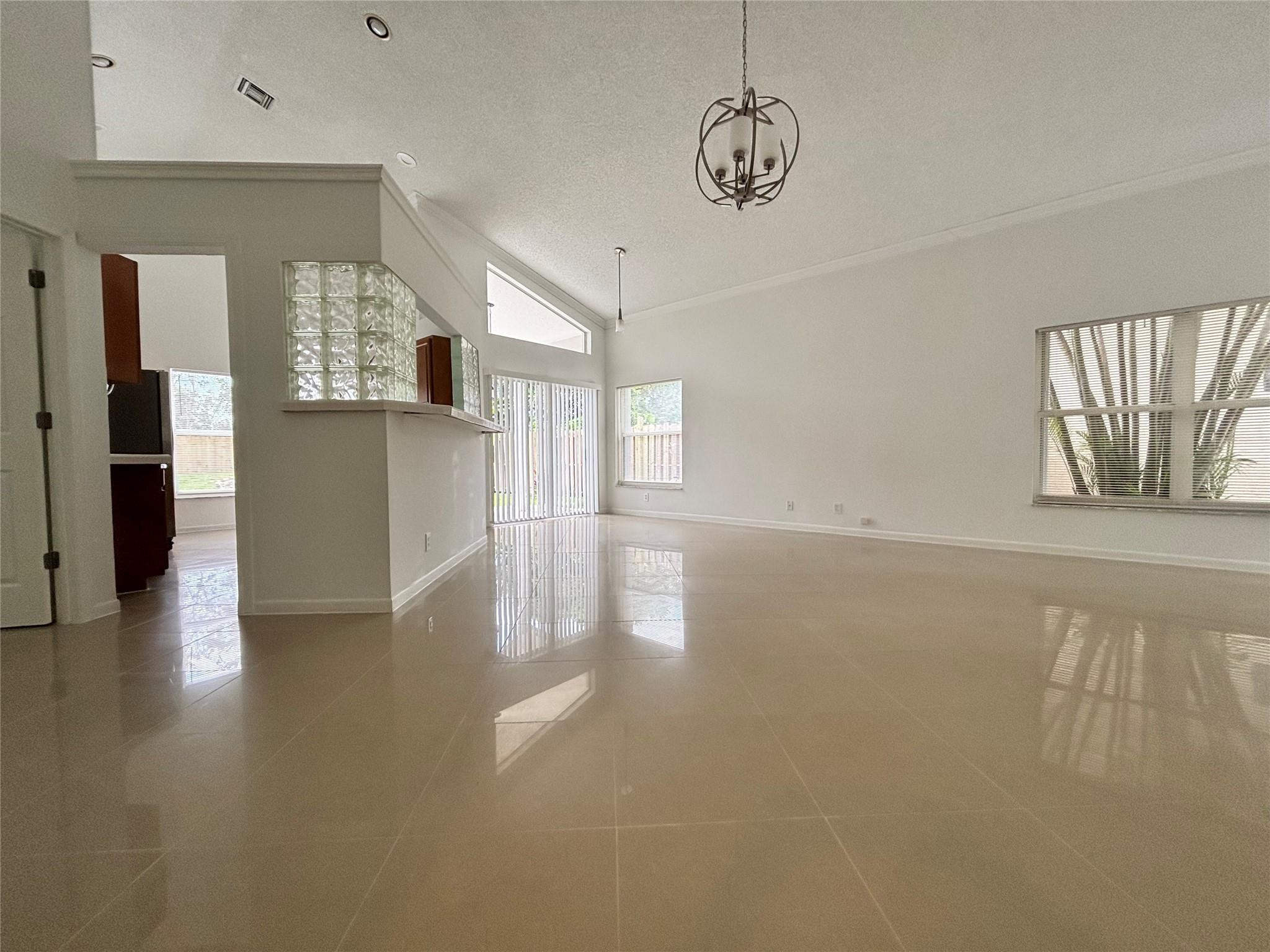 2990 NW 68th, Margate FL 33063