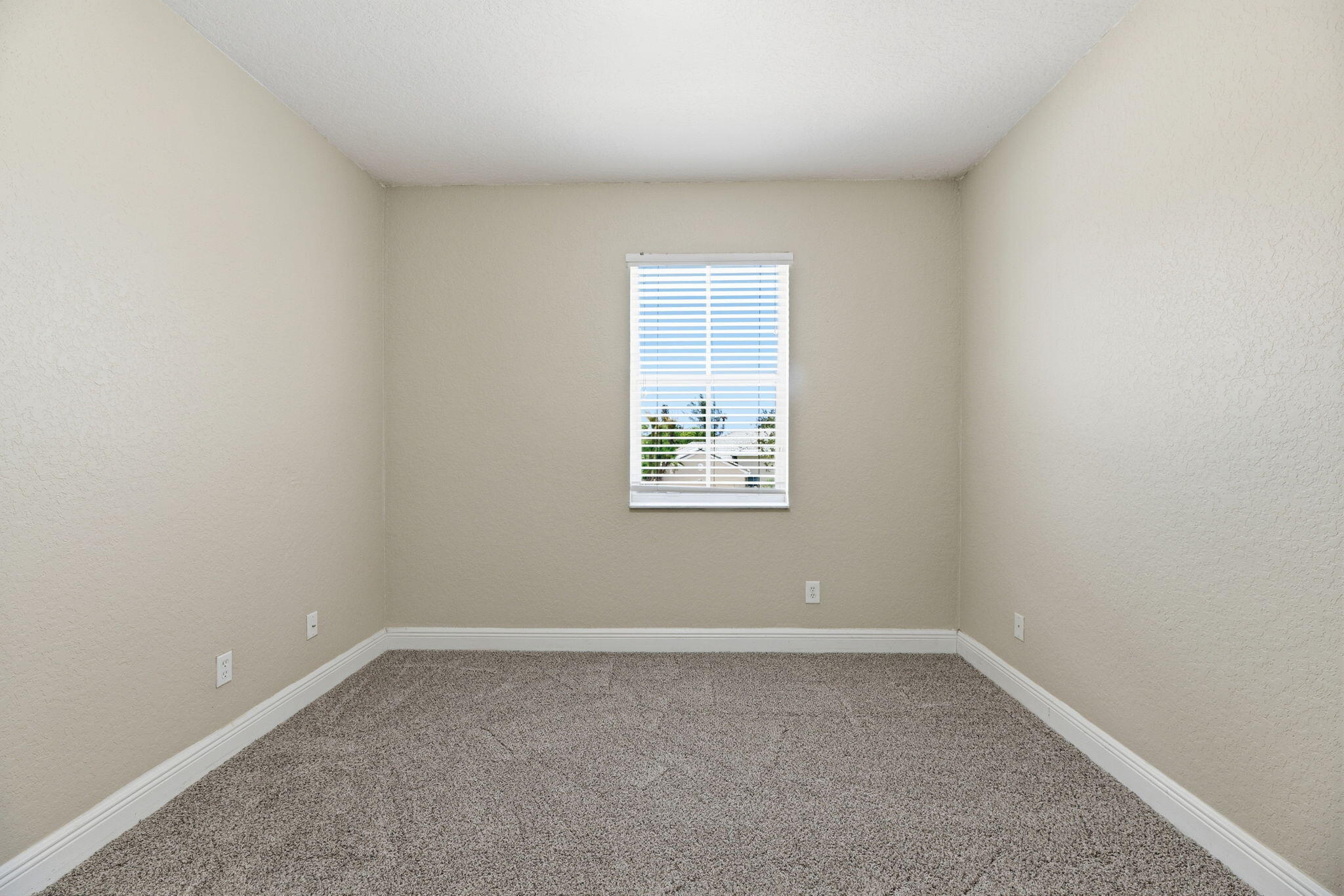 126 Magnolia, Jupiter FL 33469