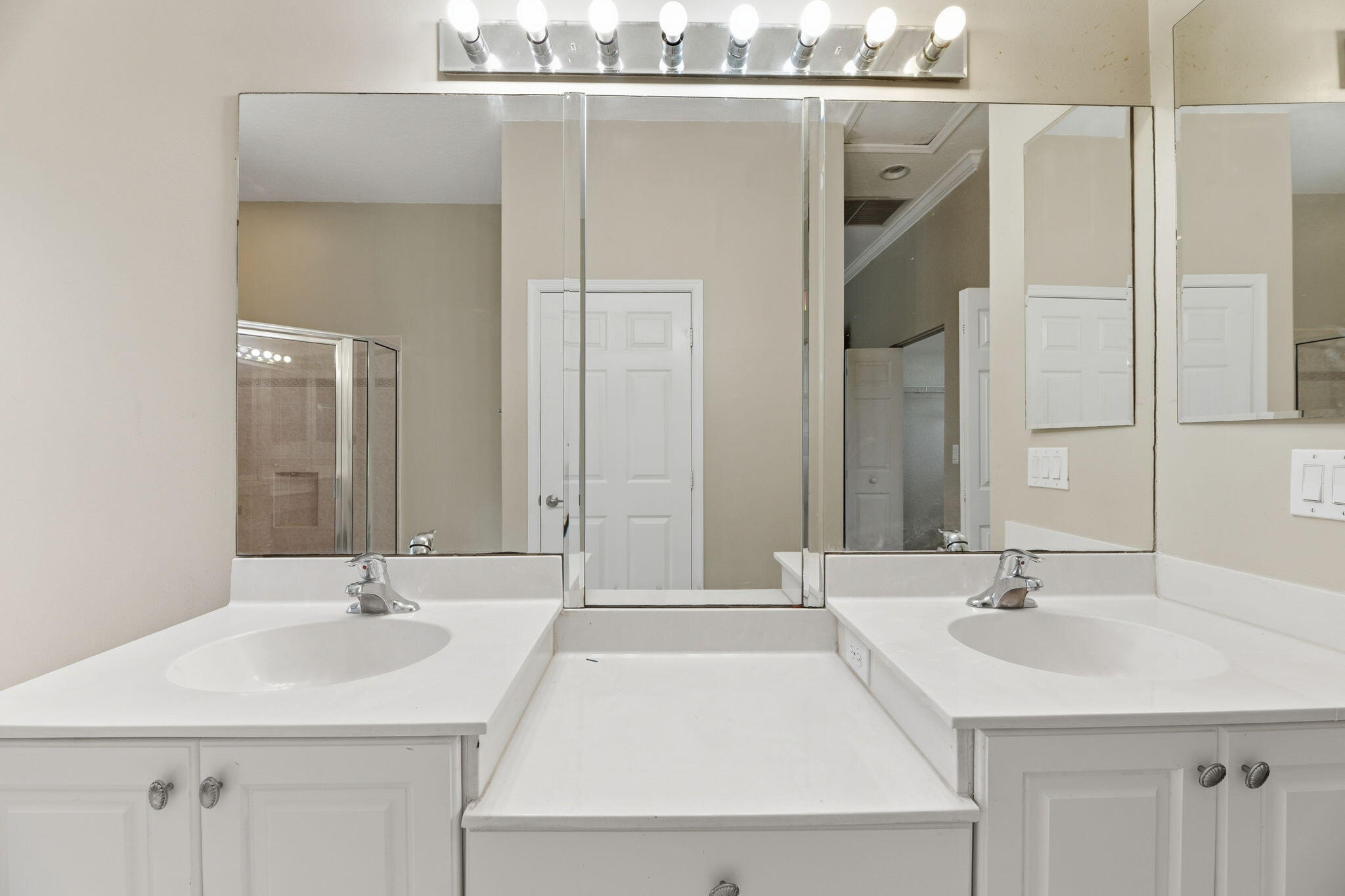 126 Magnolia, Jupiter FL 33469