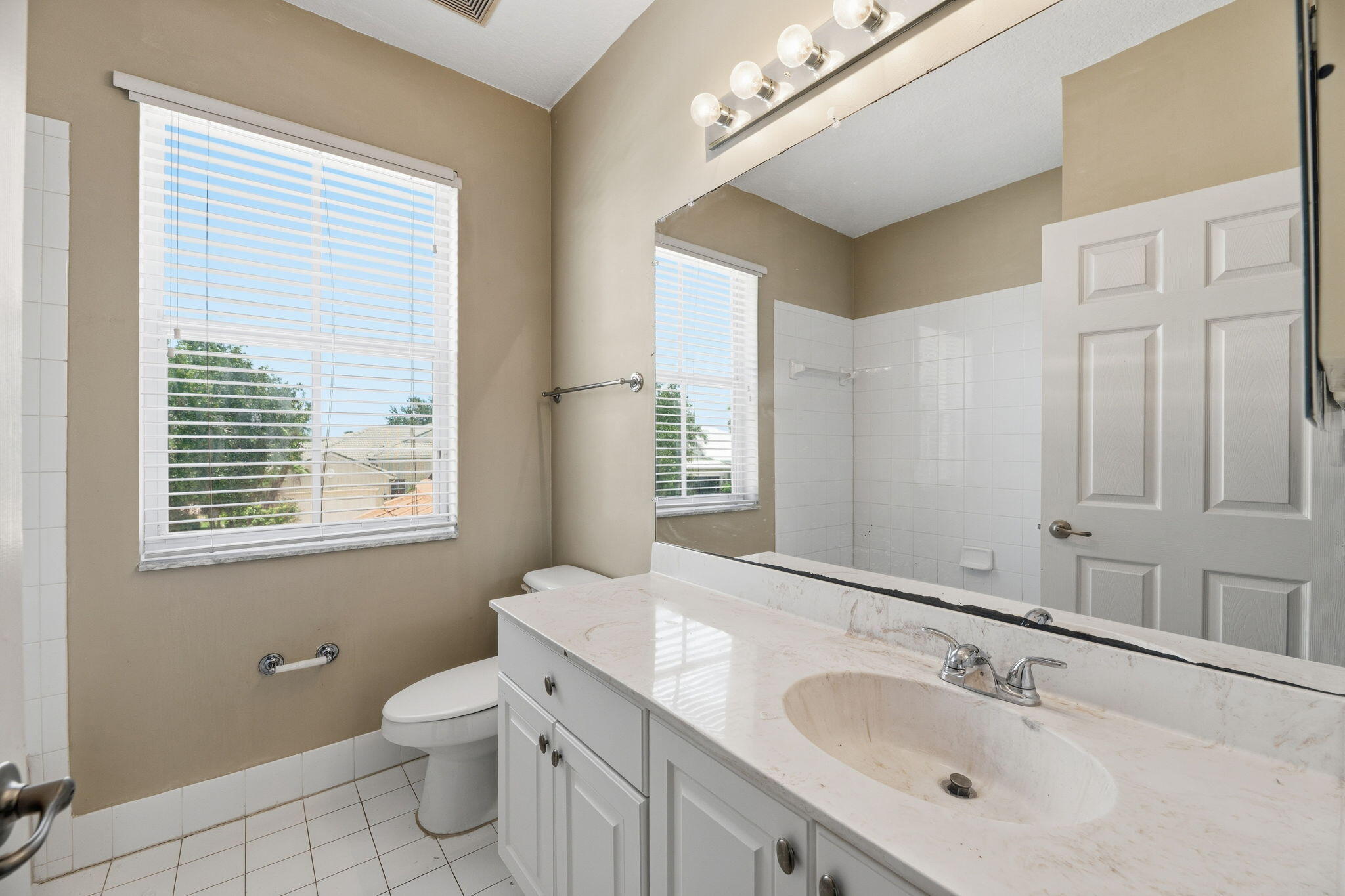 126 Magnolia, Jupiter FL 33469
