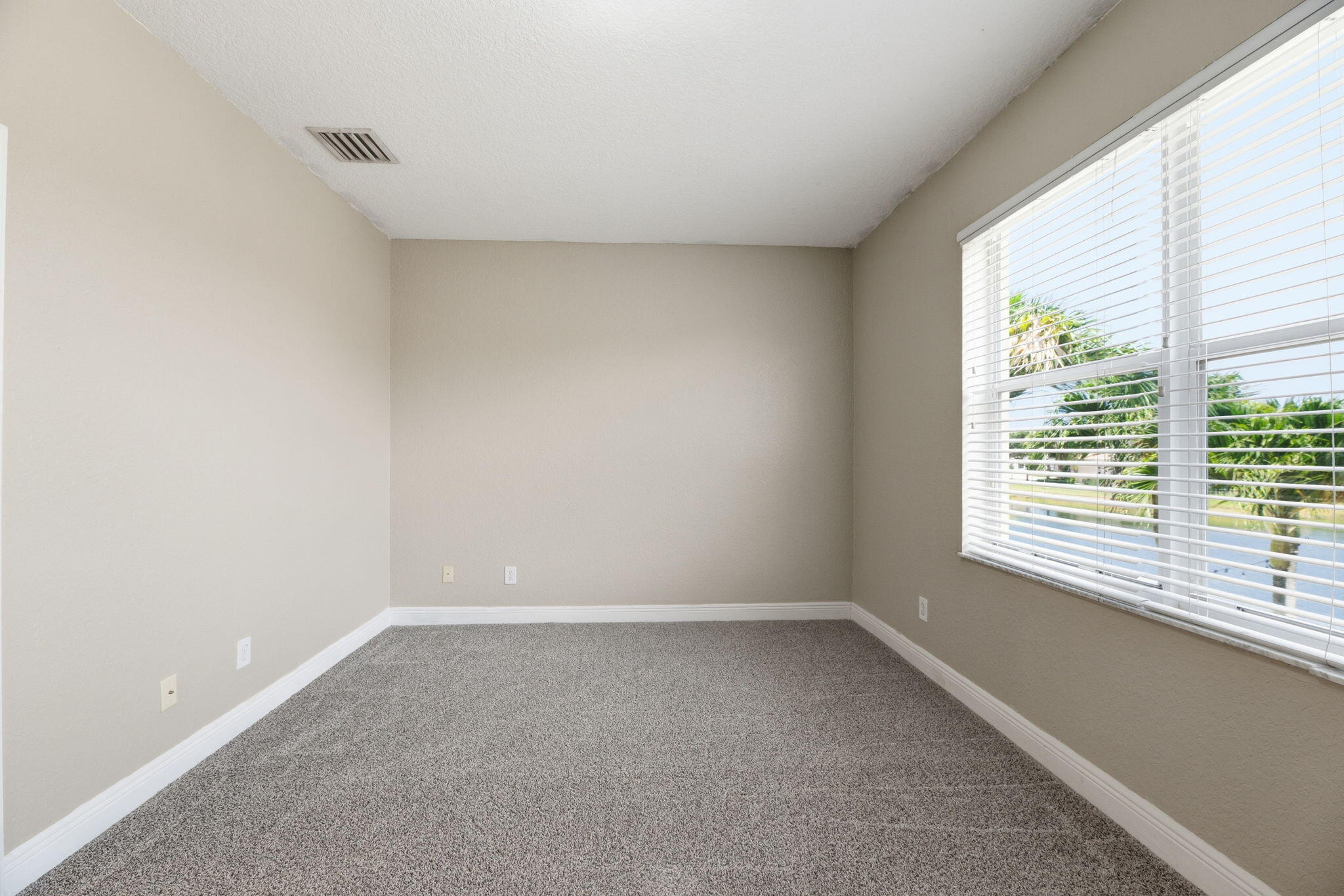 126 Magnolia, Jupiter FL 33469