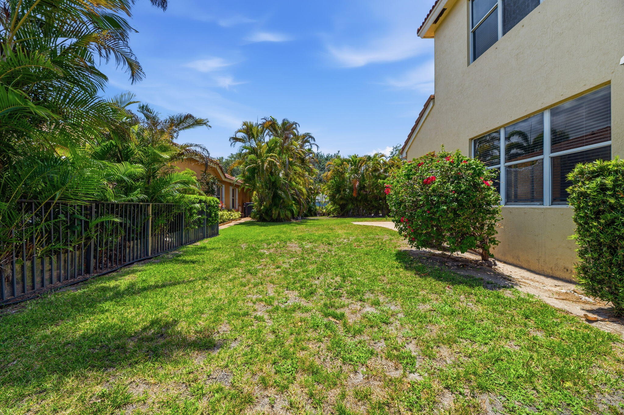 126 Magnolia, Jupiter FL 33469