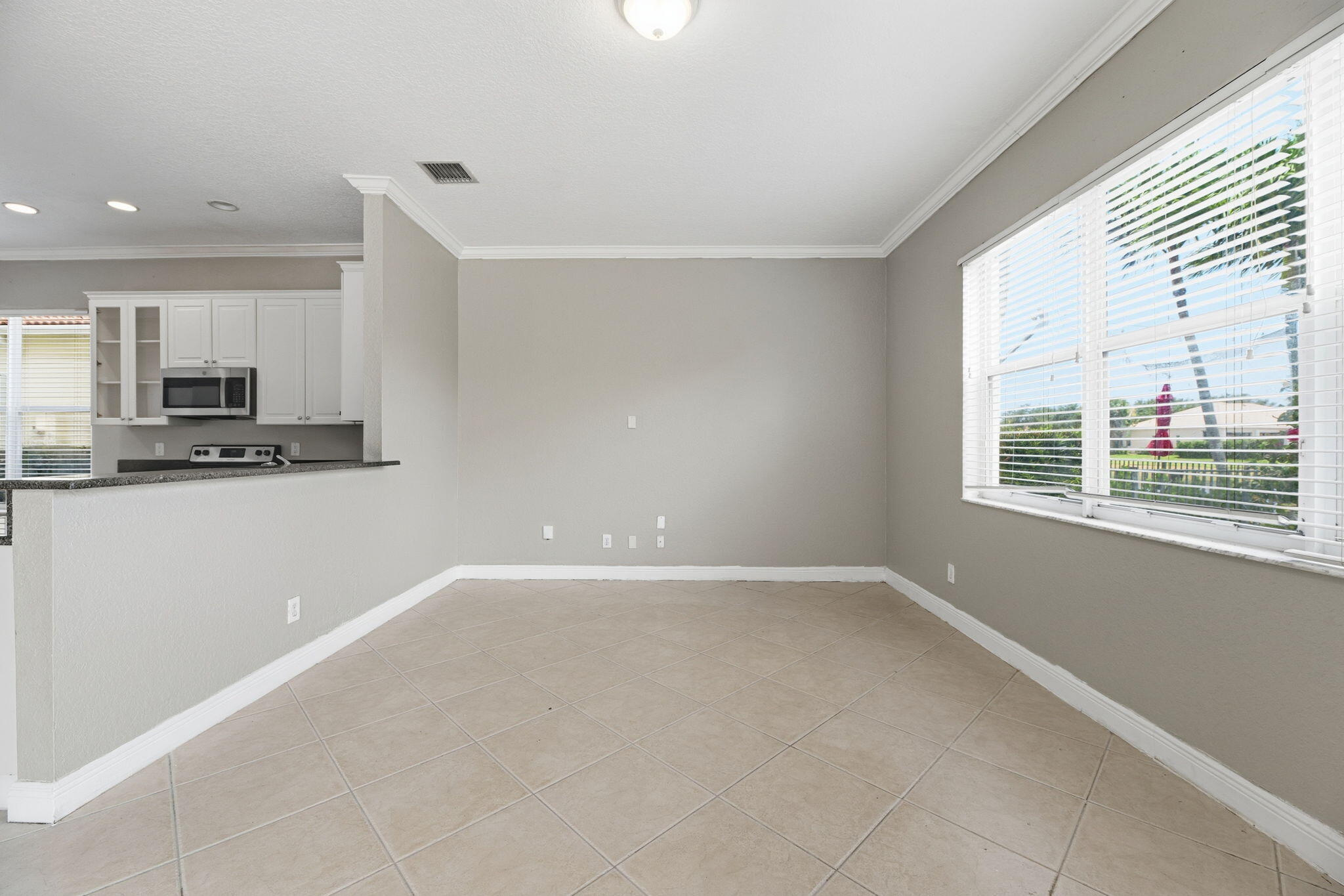 126 Magnolia, Jupiter FL 33469