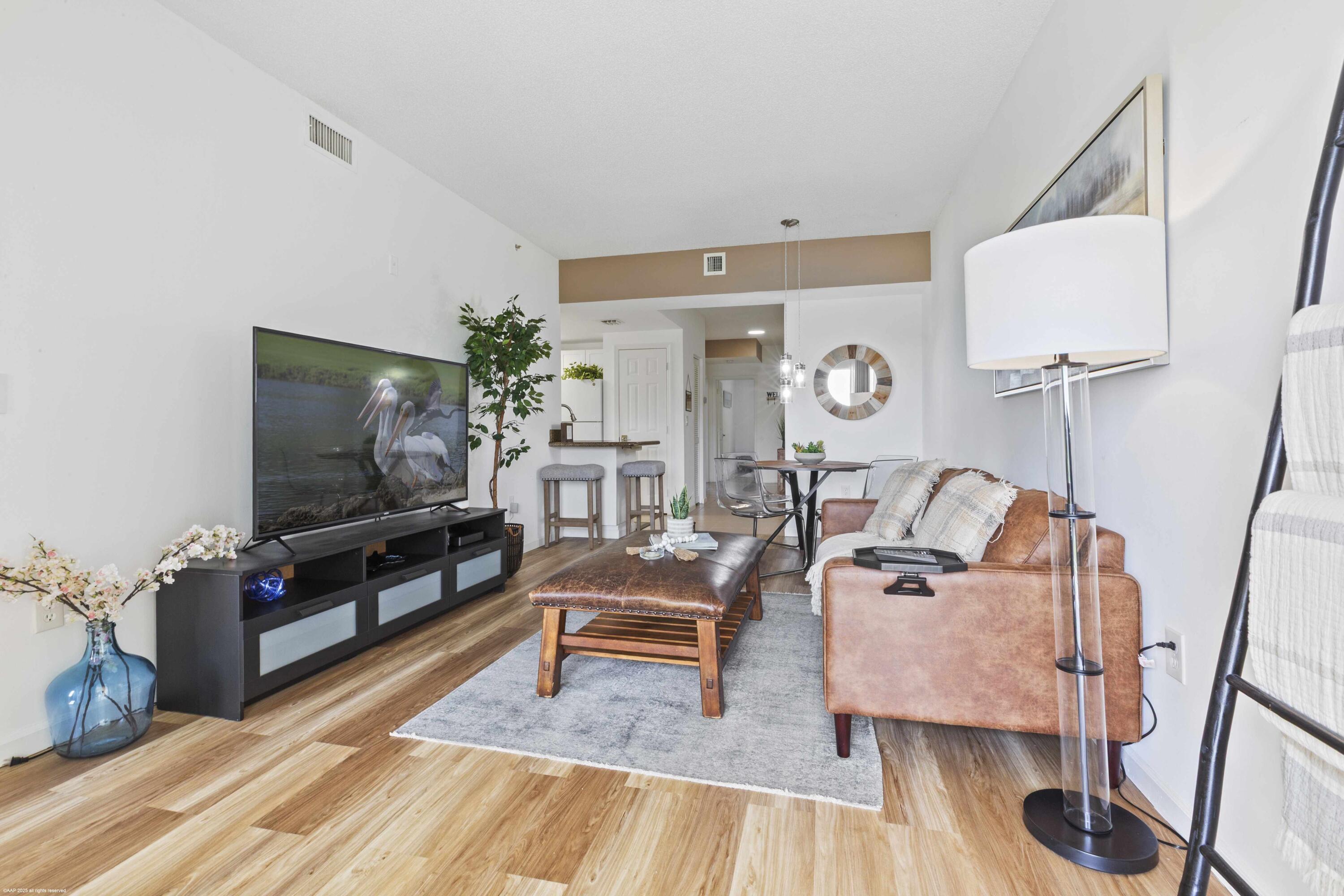 2060 Greenview Shores #318, Wellington FL 33414