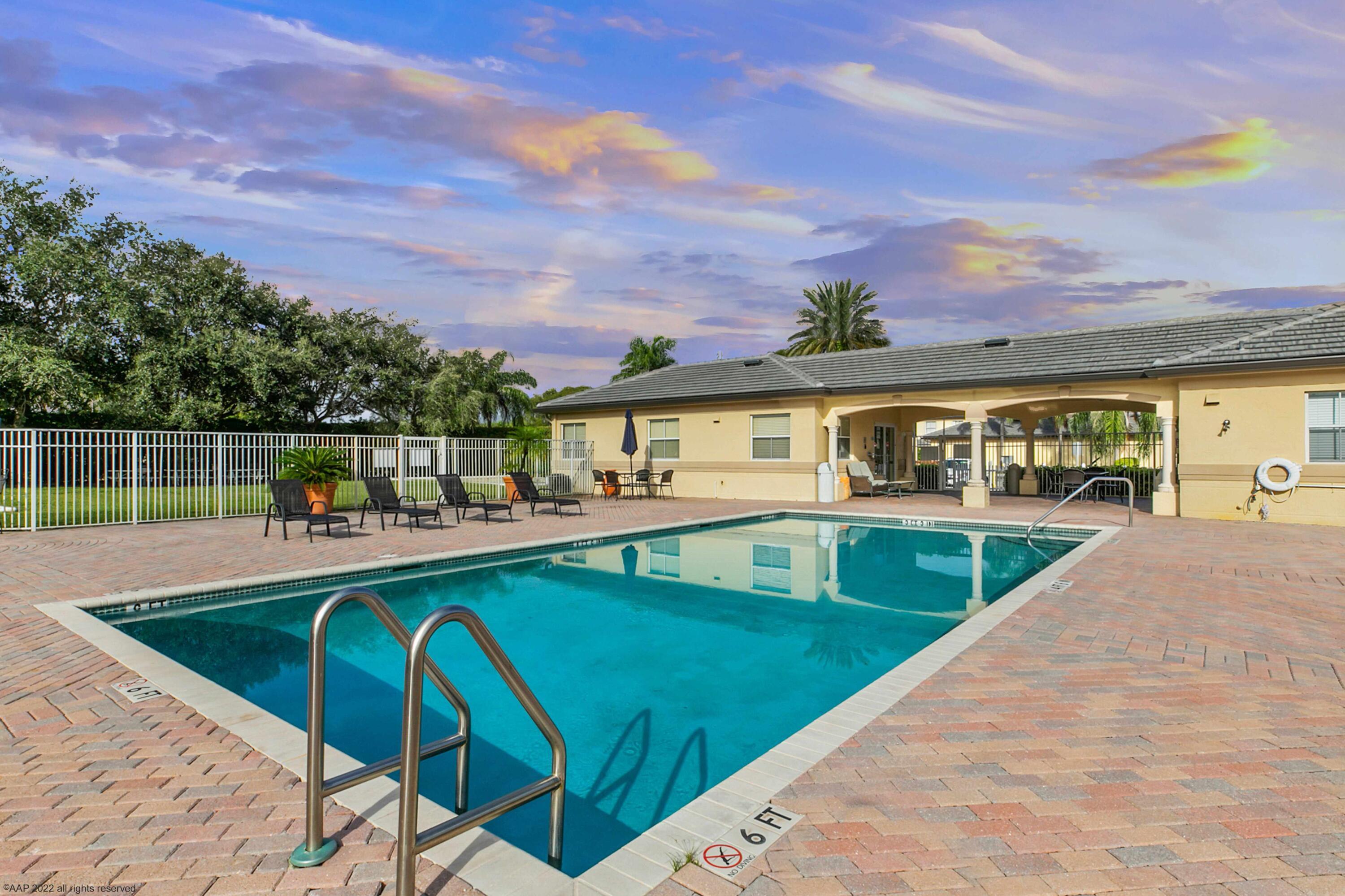 2060 Greenview Shores #318, Wellington FL 33414
