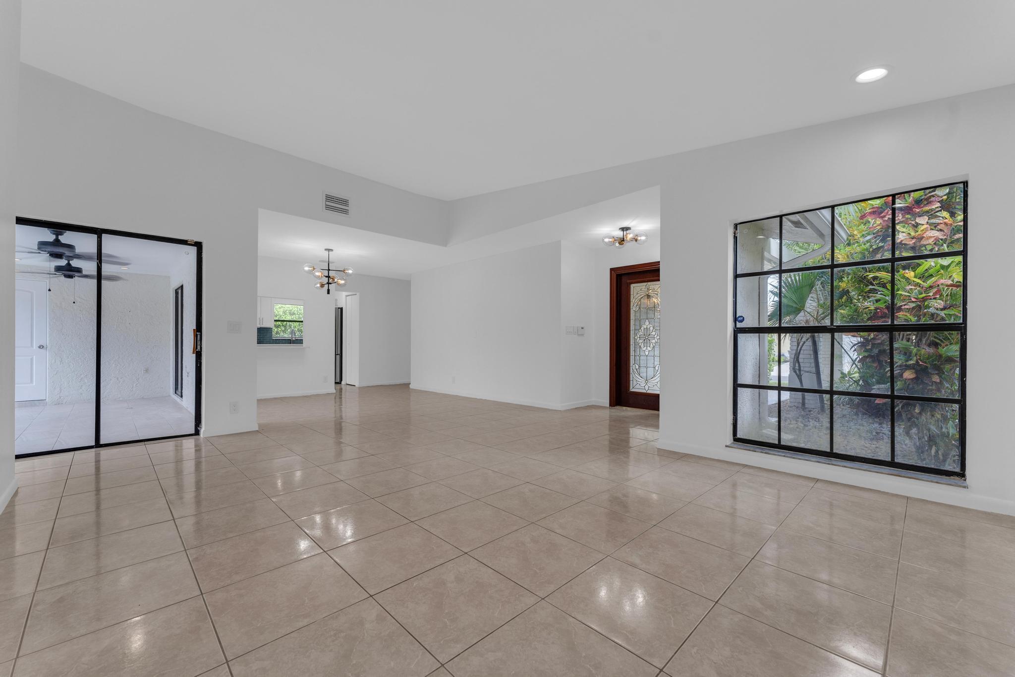 10084 Camelback, Boca Raton FL 33498