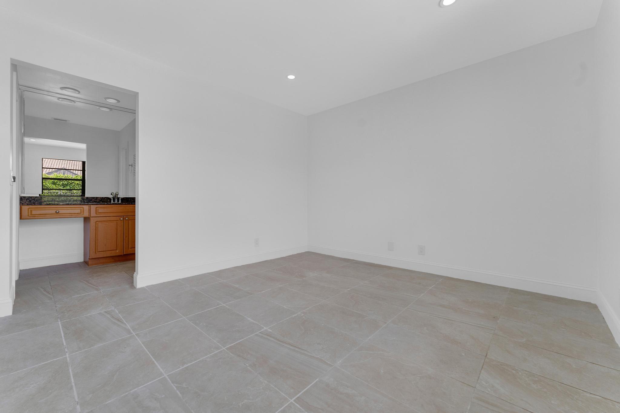 10084 Camelback, Boca Raton FL 33498