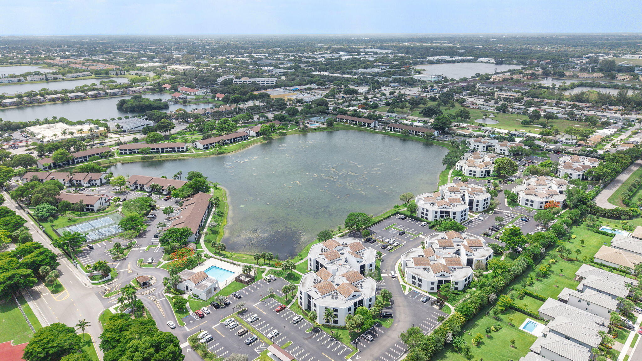 212 Lake Pointe #302, Oakland Park FL 33309
