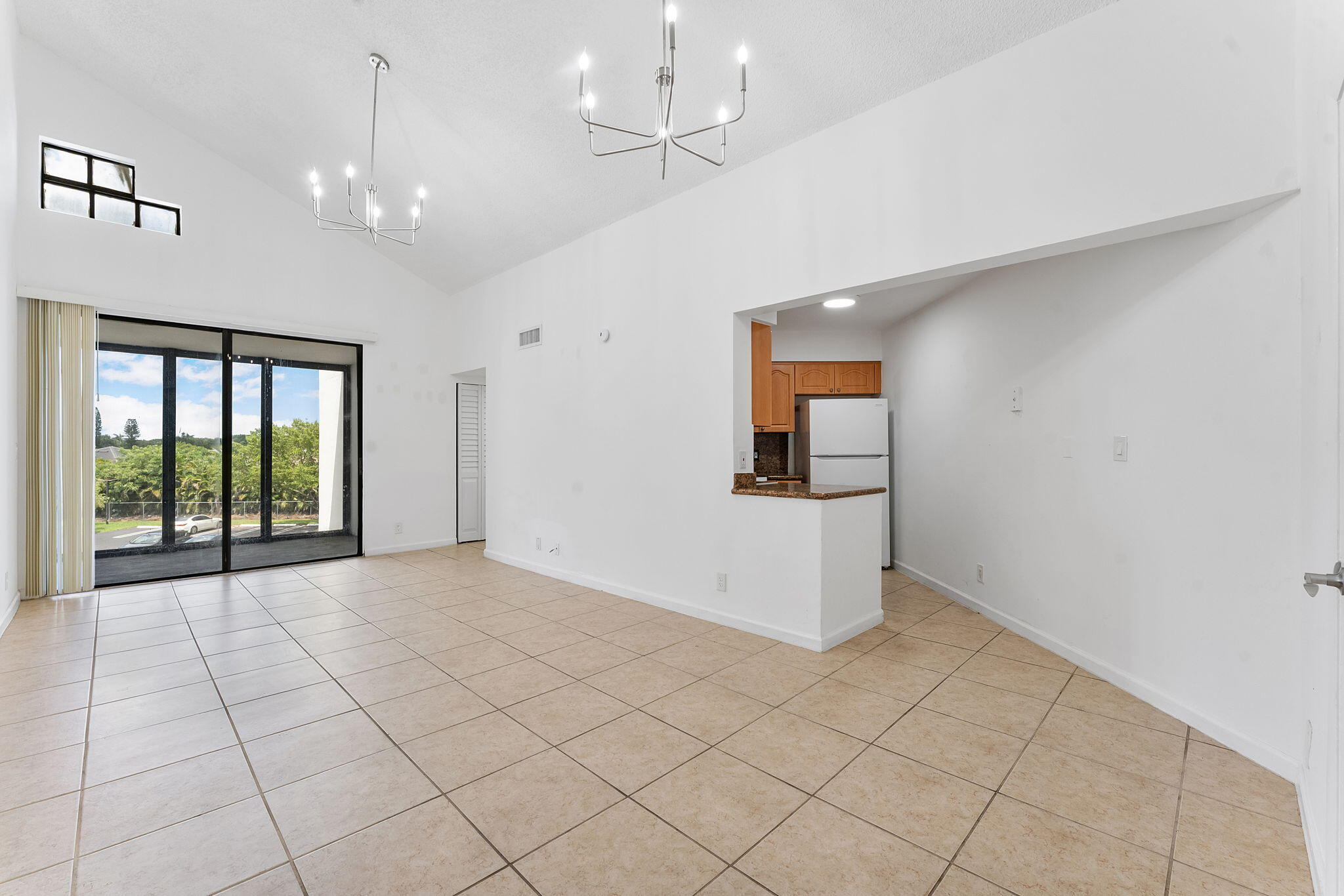 212 Lake Pointe #302, Oakland Park FL 33309